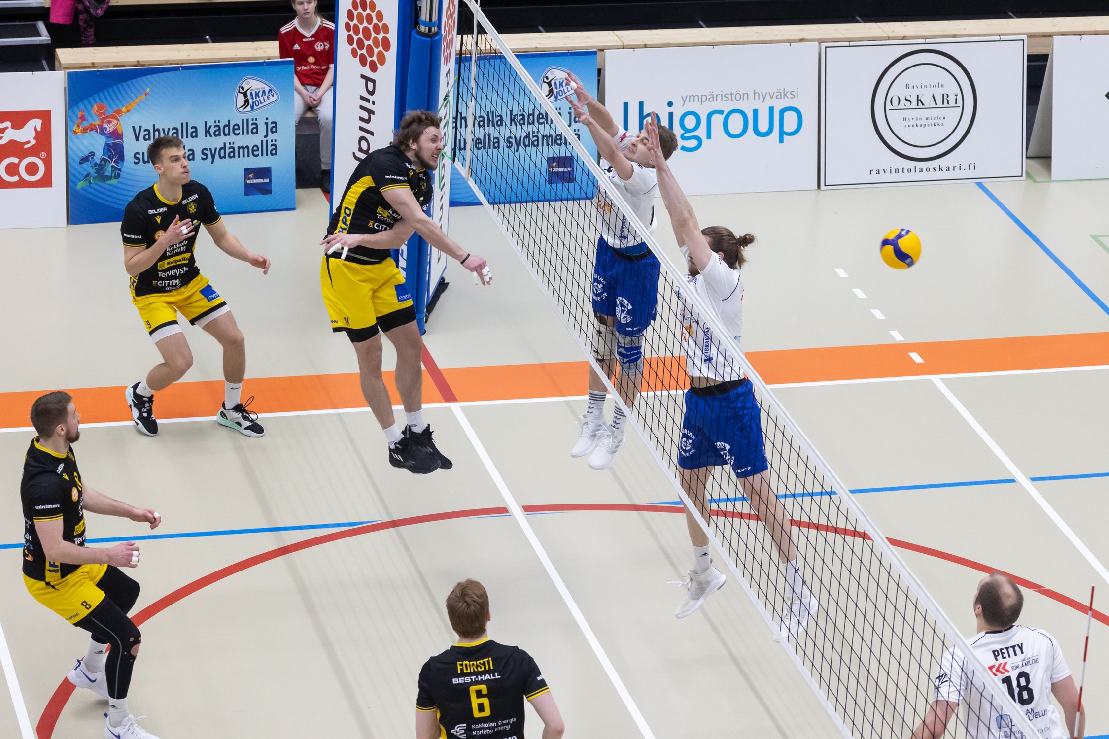 Akaa-Volley tyly isäntä Tiikereille - Hurmos viidennessä parempi Vantaalla