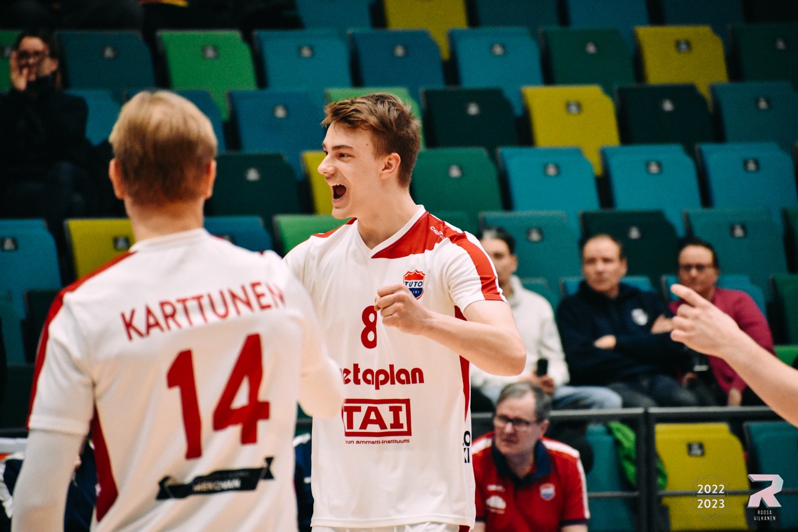 TUTO Volley tarrasi pudotuspelipaikkaan - KyKy-Betset karsii liigapaikastaan