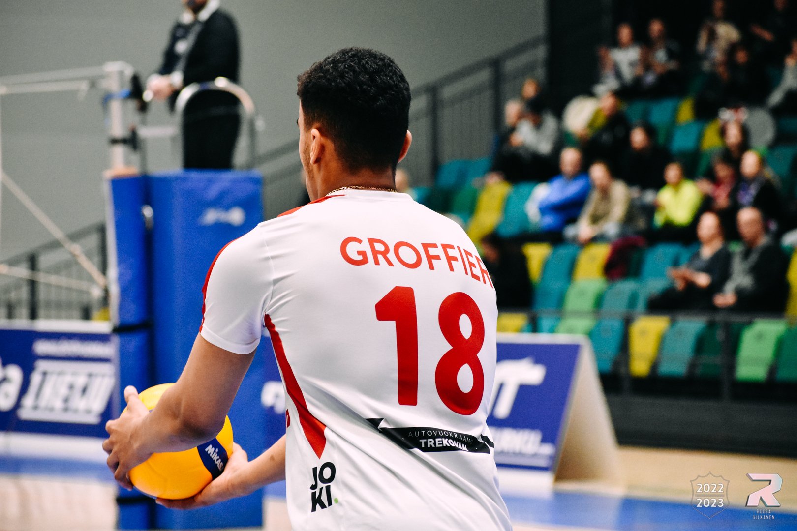TUTO Volley tarrasi pudotuspelipaikkaan - KyKy-Betset karsii liigapaikastaan