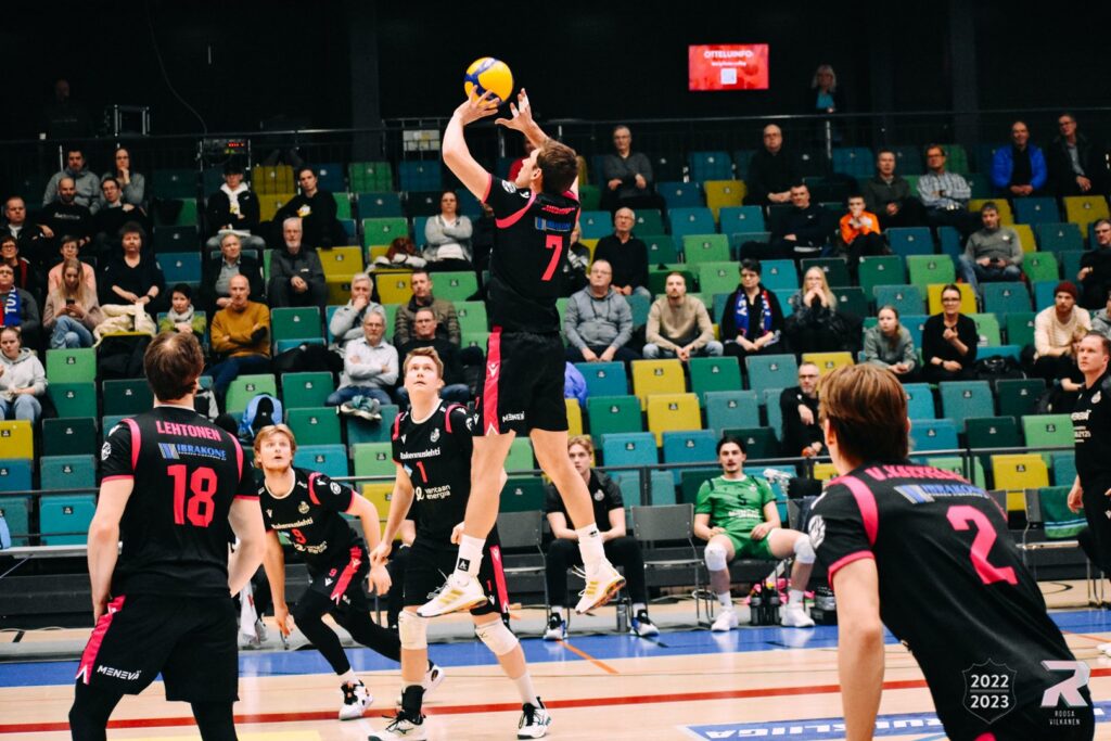 Ducksille kauden toinen vierasvoitto - Savo Volley nousi voittoon Rovaniemellä