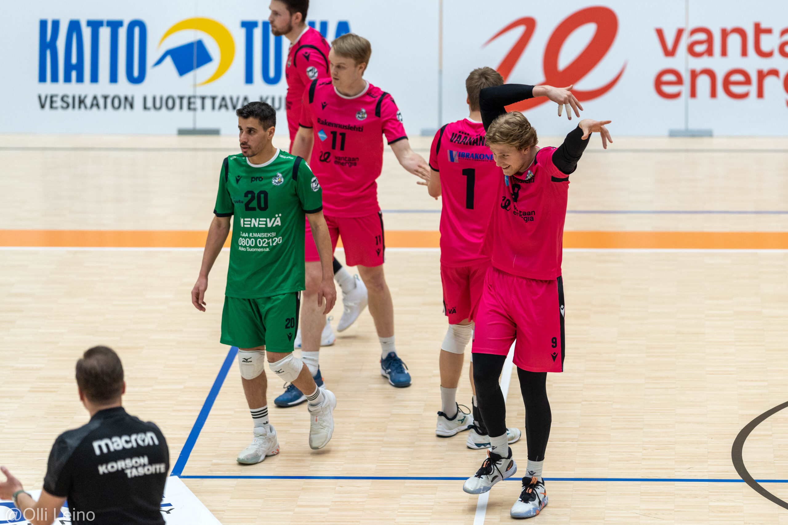 Akaa-Volley tyly isäntä Tiikereille - Hurmos viidennessä parempi Vantaalla