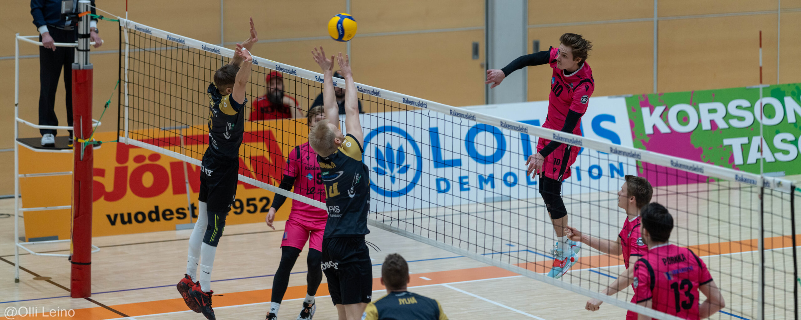 Akaa-Volley tyly isäntä Tiikereille - Hurmos viidennessä parempi Vantaalla