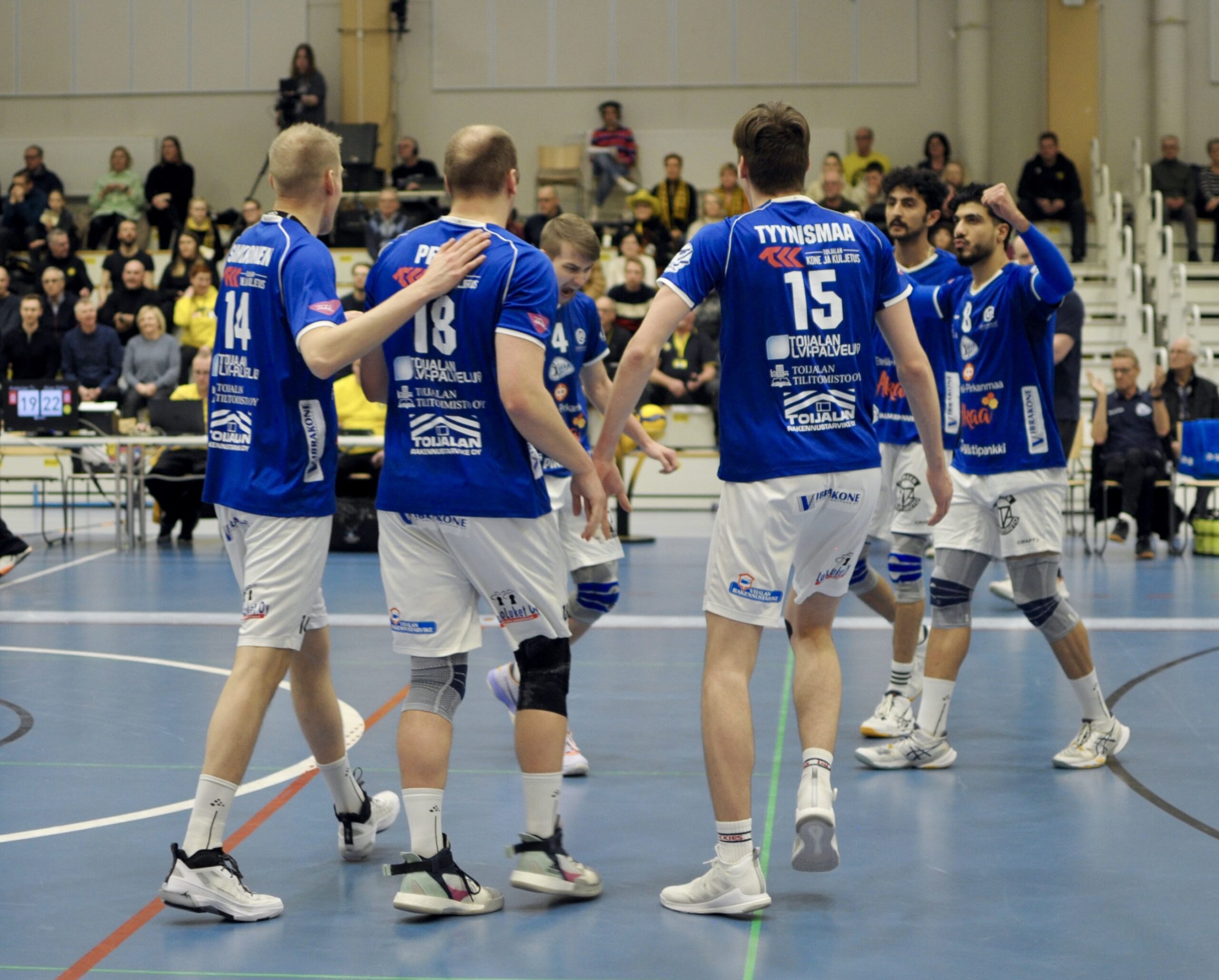 Akaa-Volley ja Loimu välieriin - Tiikereiden ja Hurrikaani kausi päätökseen