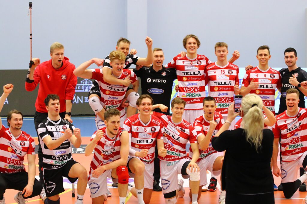 VaLePa kahdennentoista kerran perättäin välieriin - Savo Volley, Loimu ja Akaa-Volley ottivat paikat katkolle