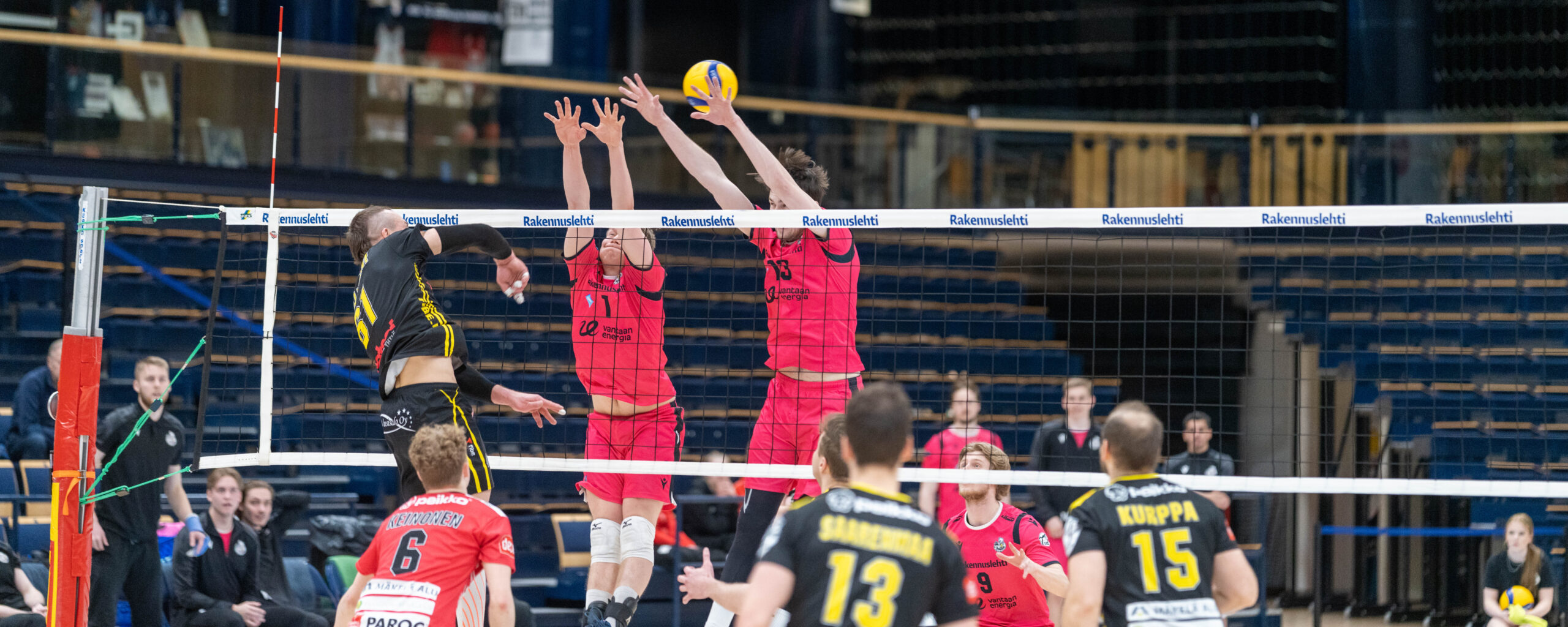 Liigakarsinnoissa tasaista - JymyVolley otti 2-1 -johdon ja Ducks kavensi 1-2:een