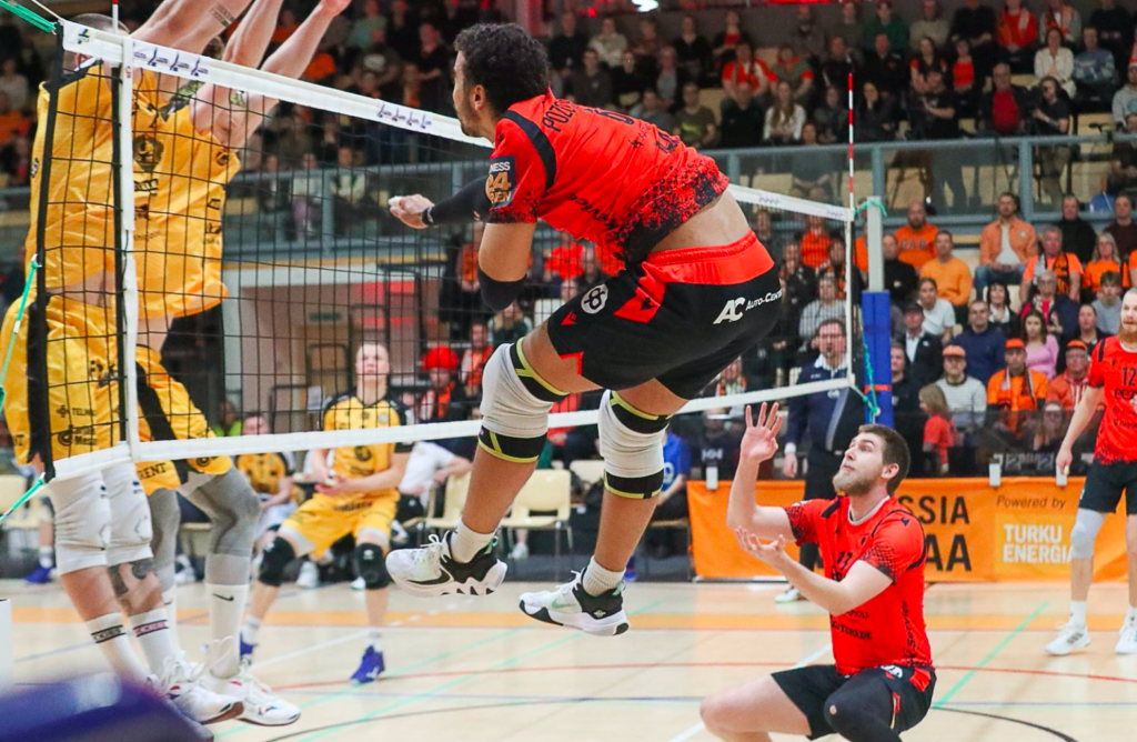 Sebastián Pozo Hernández Akaa-Volleyn laituriksi