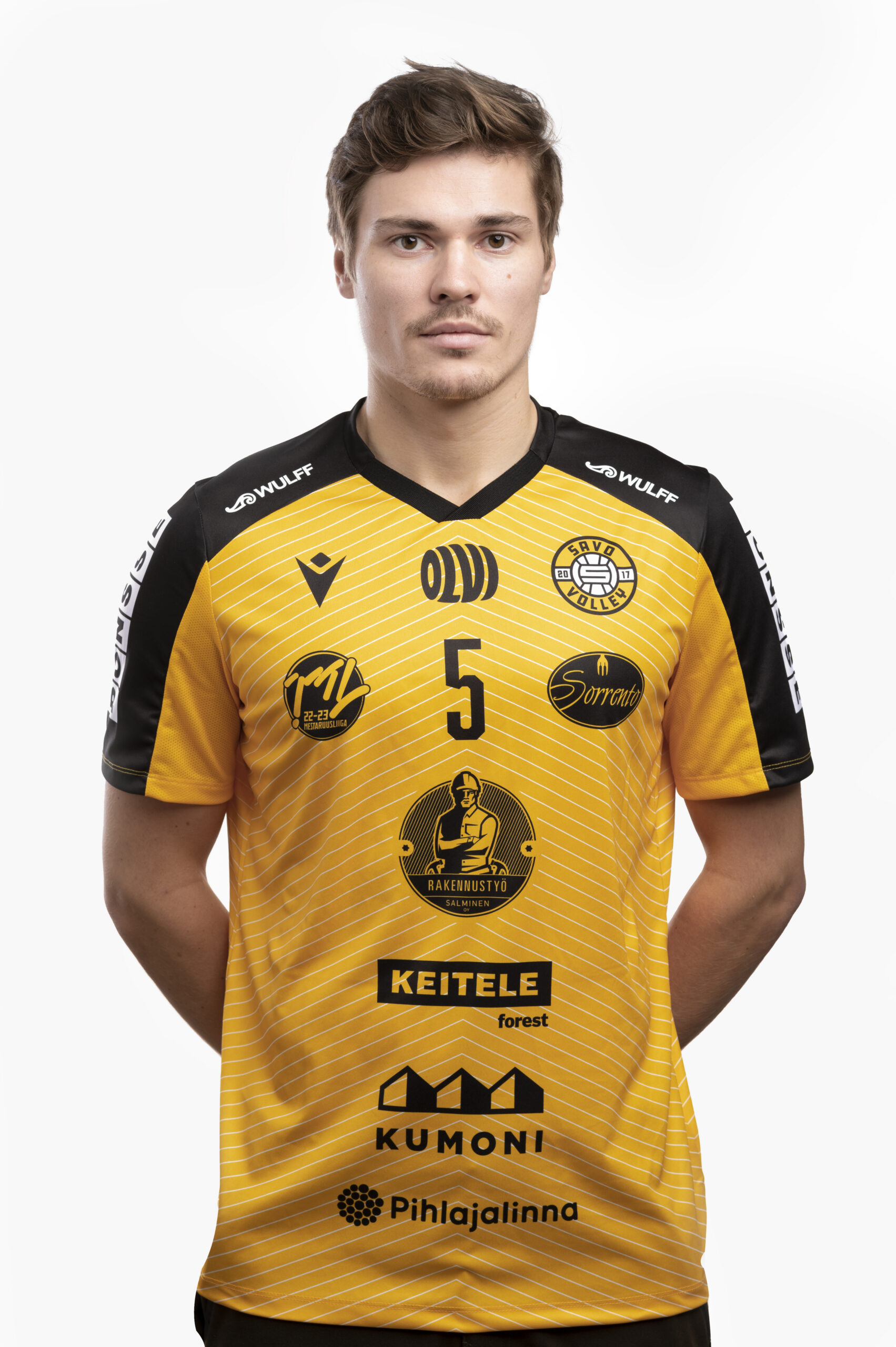 Savo Volleyn yleispelaajaosasto täydentyi tutulla miehellä - Tapio Toiviainen jatkaa keltamustissa vuoden mittaisella sopimuksella.