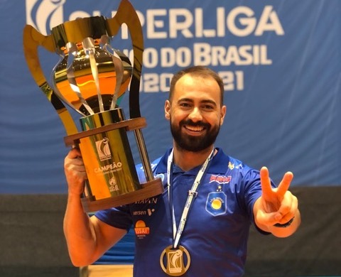 Brasilialainen Miguel Abmrosio VaLePan uusi fysioterapeutti ja kakkosvalmentaja