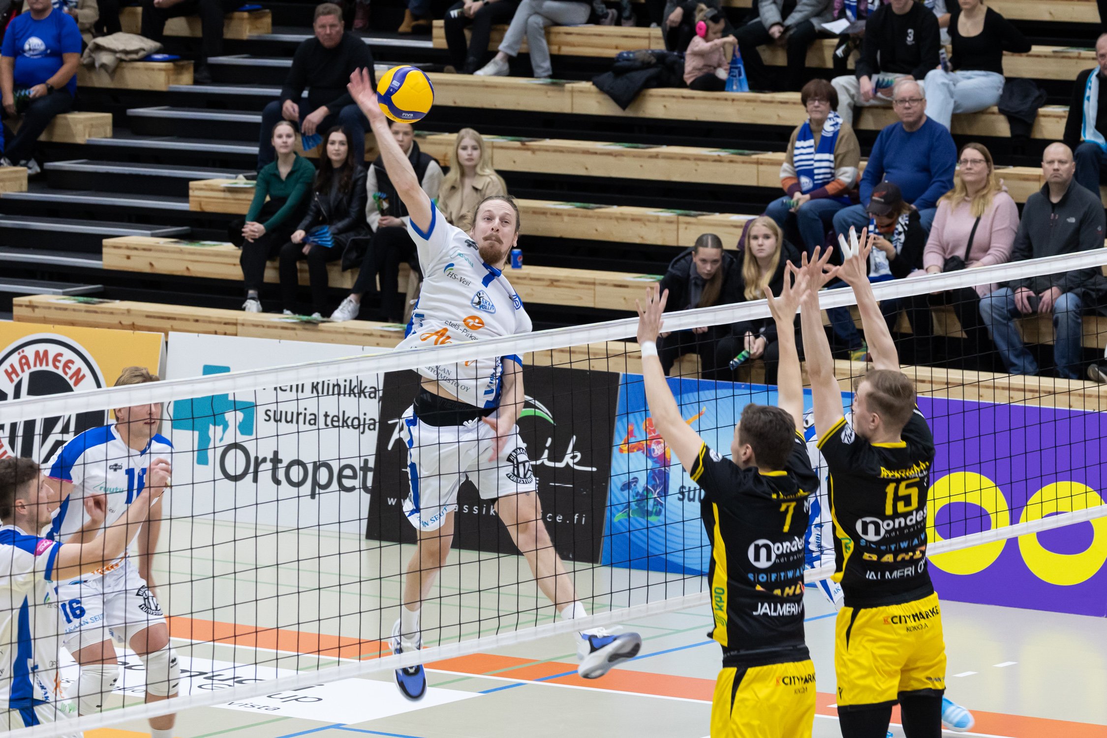 Akaa-Volleylle kauden avauspisteet Tiikerien kustannuksella