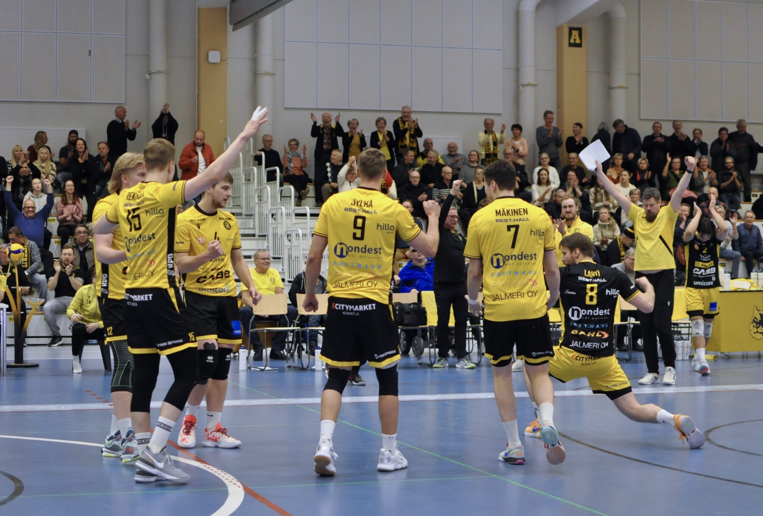 Tiikerit piti Savo Volleyn voitoitta - Akaa-Volley innostui tauolla