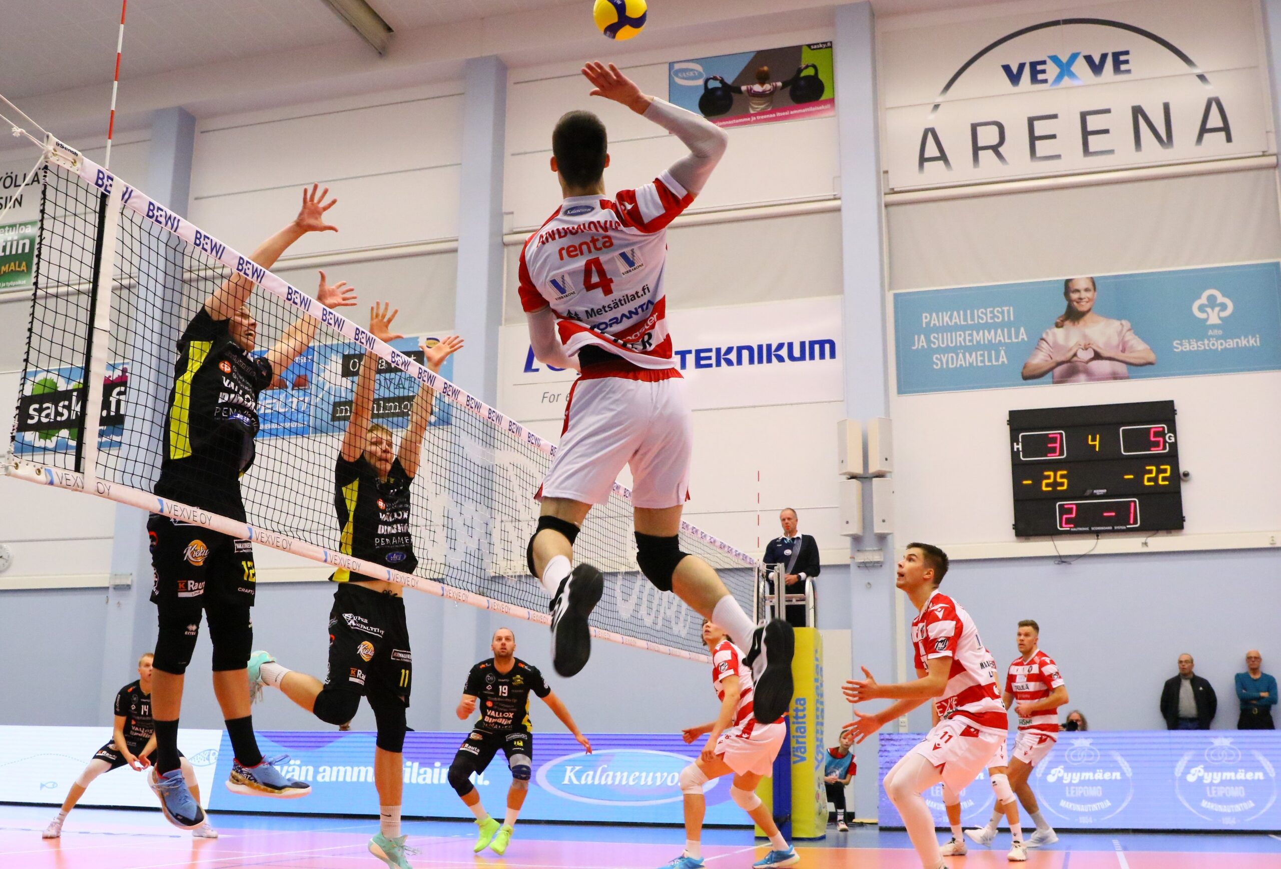 VaLePa ja Akaa-Volley kovia kotonaan - Ducksille myös kauden avausvoitto