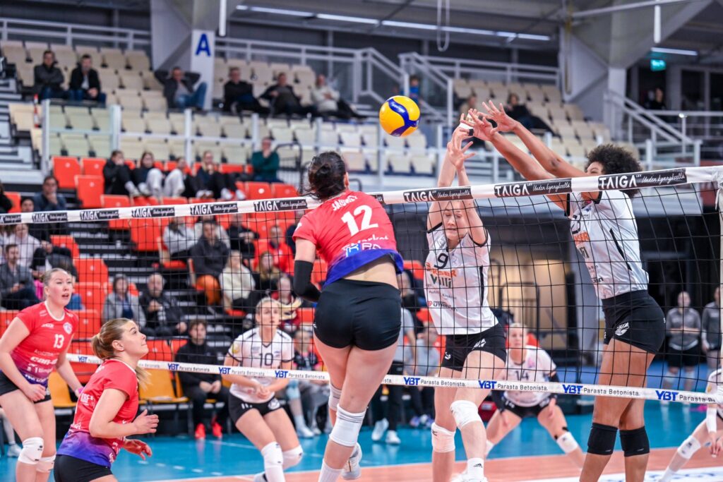 Puijo piti JymyVolleyn nollakerhossa - Arctic Volleylle kauden toinen voitto