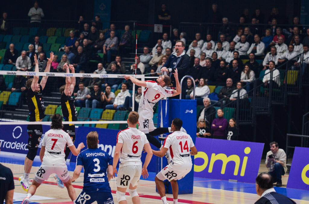 Suurien tunteiden juhlaottelun ilta Turussa - Hurrikaani voitti, TUTO Volley jätti varauksen vastalauseeseen