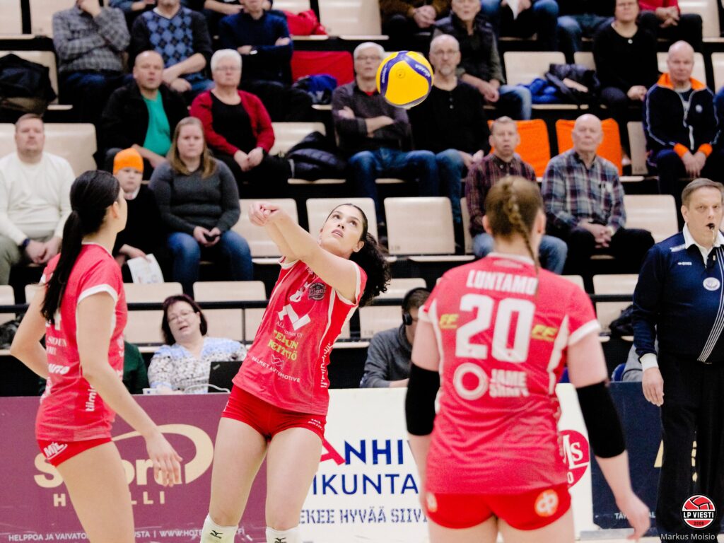 LP Viesti sai oivan haasteen Arctic Volleysta - pisteet ja Suomen Cupin puolivälieräpaikka jäi kotijoukkueelle