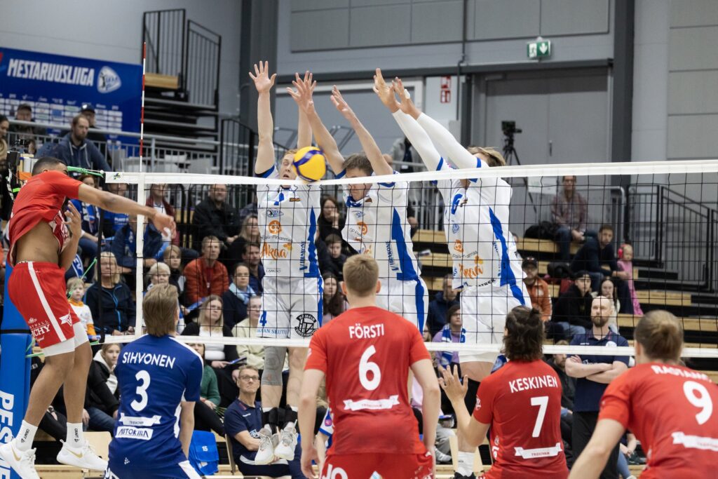 VIIKON OTTELU: TUTO Volley yrittää laittaa kapuloita Akaa-Volleyn rattaisiin JIM:n TV-pelissä