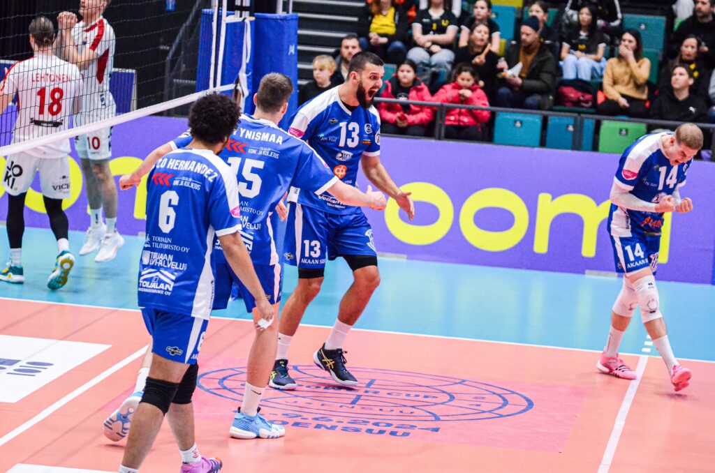 TUTO Volley haastoi sarjakärjen vahvasti - Smidl hieman liikaa isännille