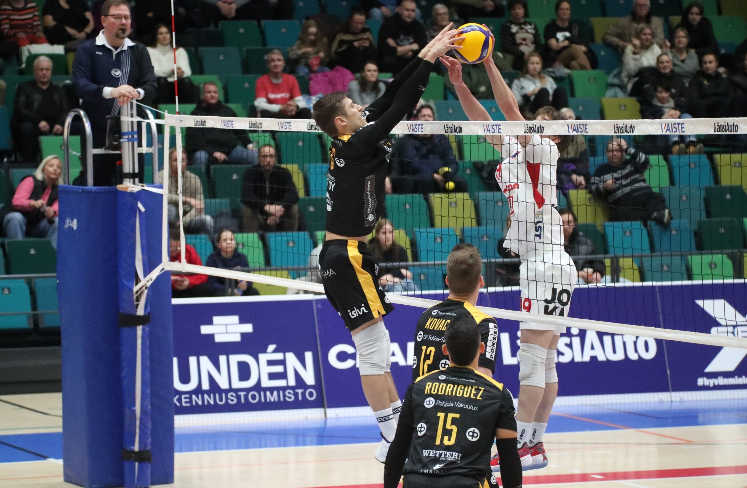 Akaa-Volley väänsi kotivoiton VaLePasta kärkitaistossa - Savo Volleylle ja KyKy-Betsetille myös voitot