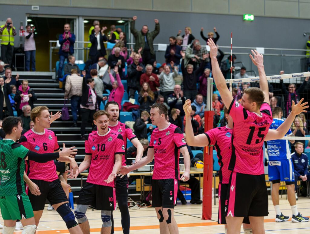 Vantaa Ducks täräytti putken poikki sarjakärkeä vastaan