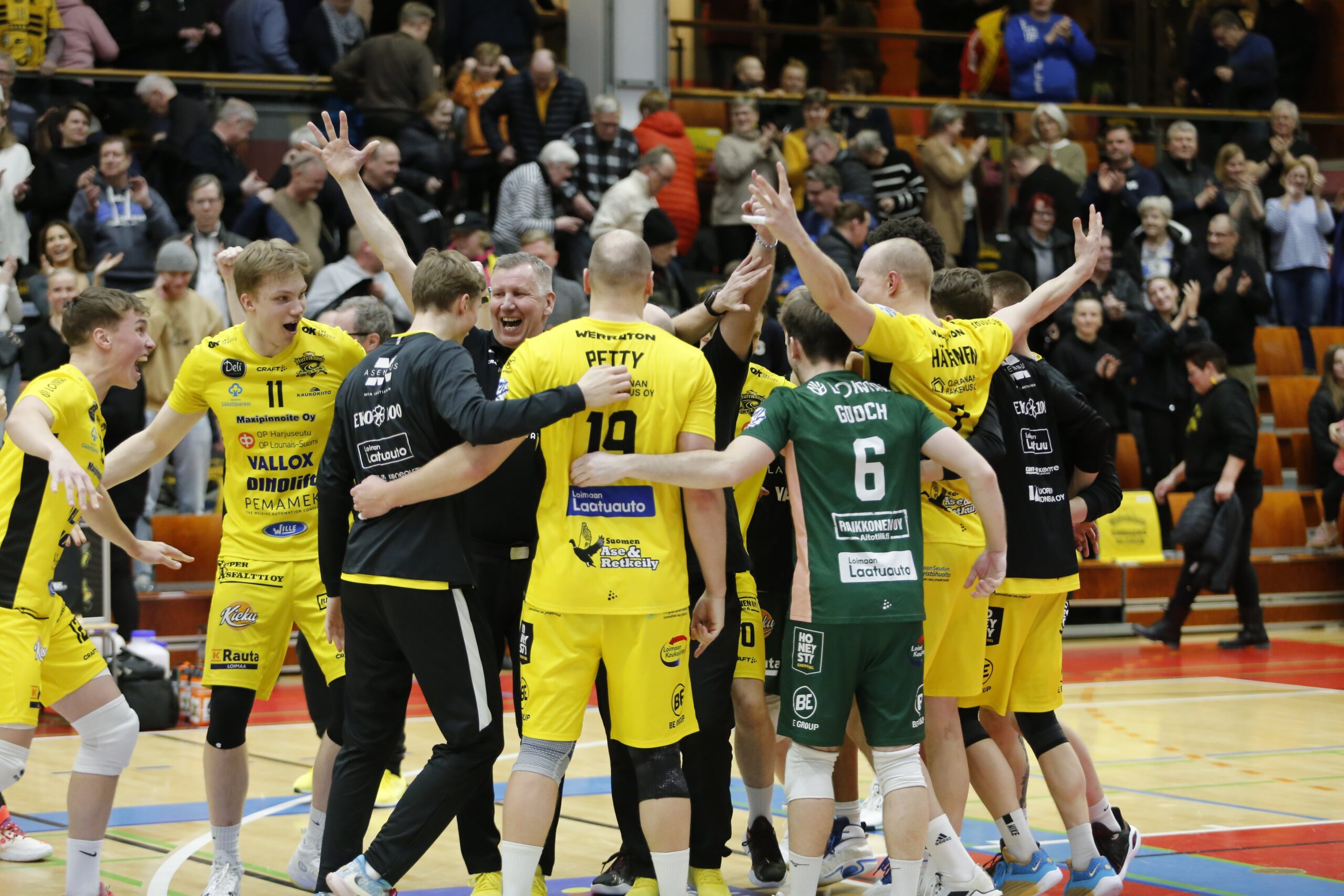 Huima lentisilta Loimaalla - Hurrikaani liigakärkeen