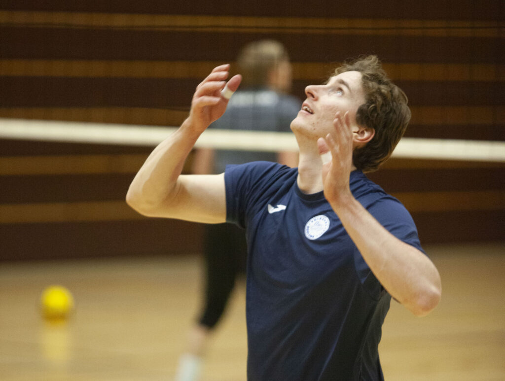 Miro Rasinperä Savo Volleyn liberopaitaan