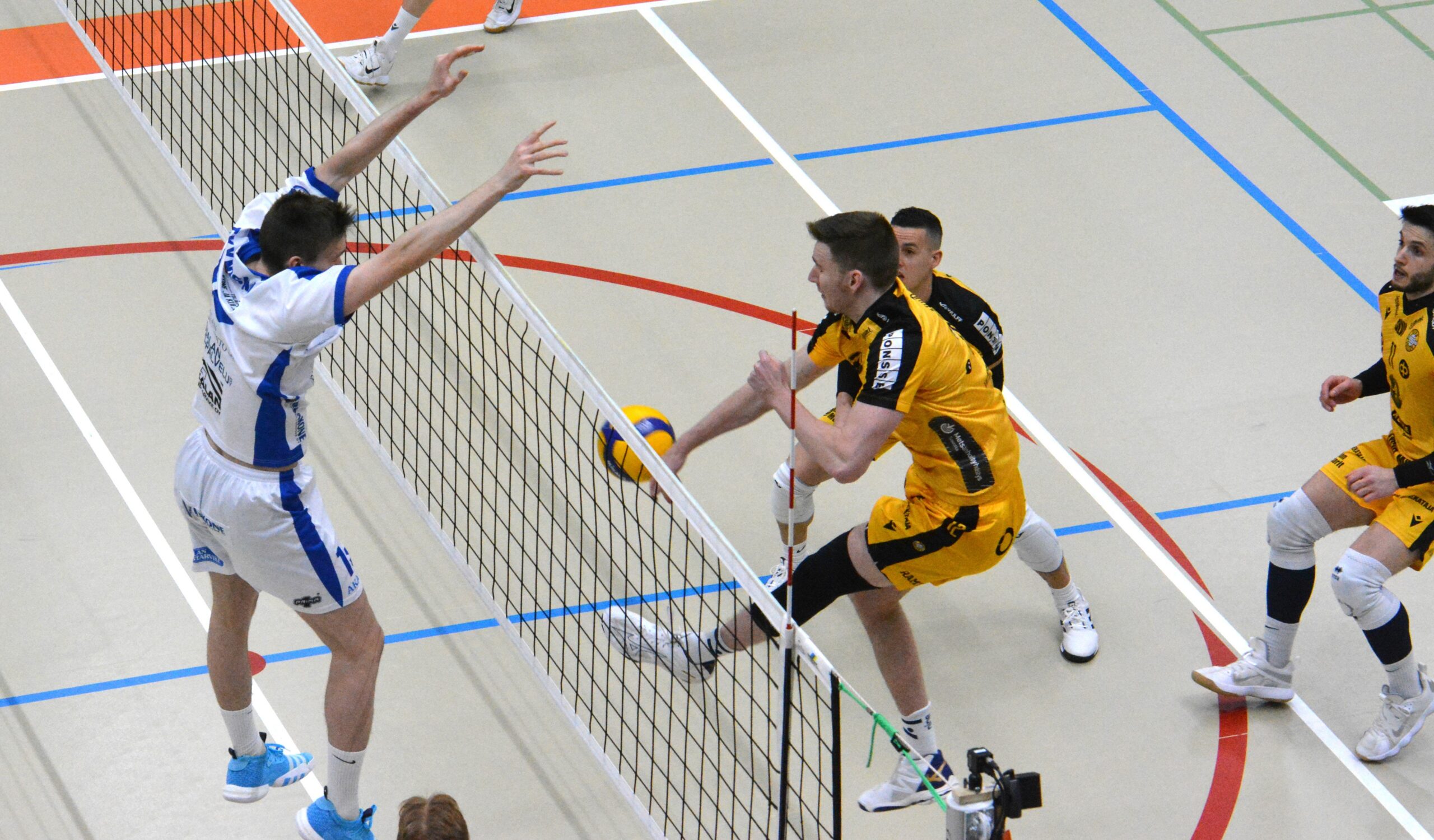 TUTO Volleylle iso voitto Joensuussa - Akaa-Volley vei kärkipelin