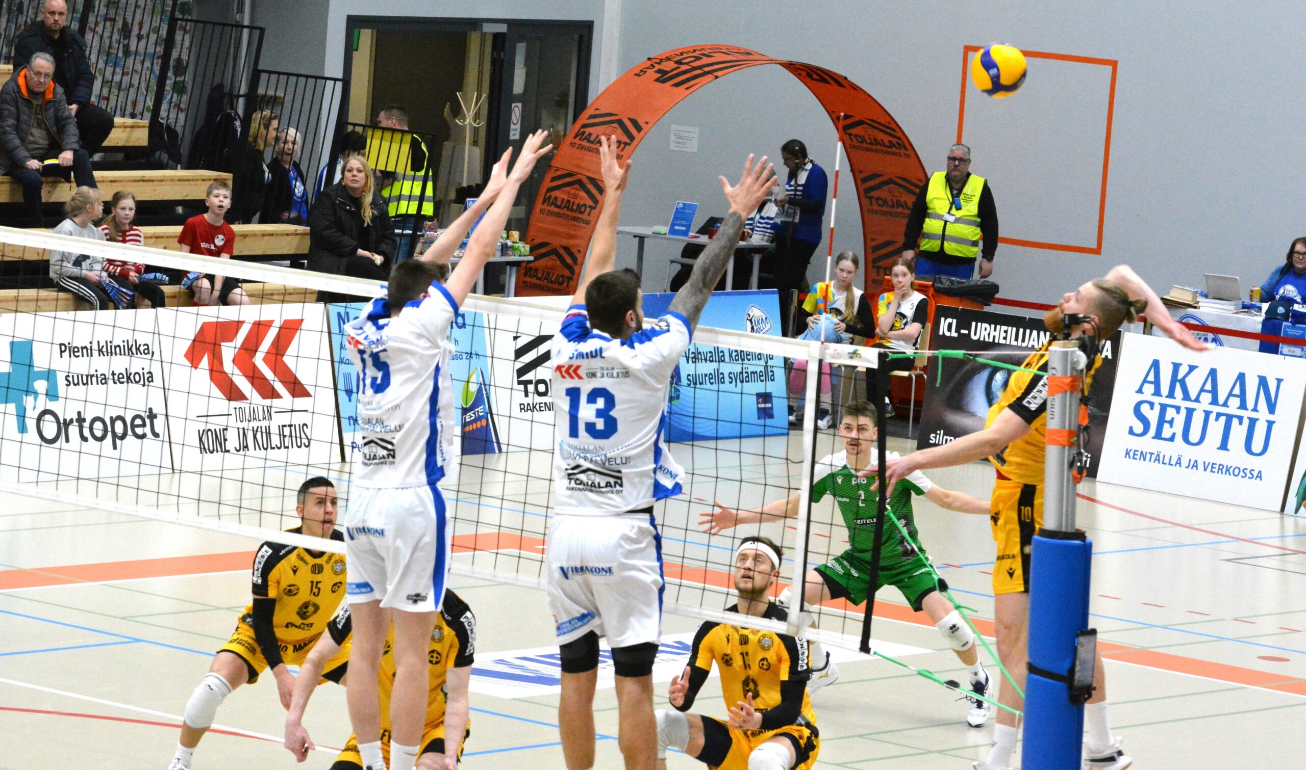 TUTO Volleylle iso voitto Joensuussa - Akaa-Volley vei kärkipelin