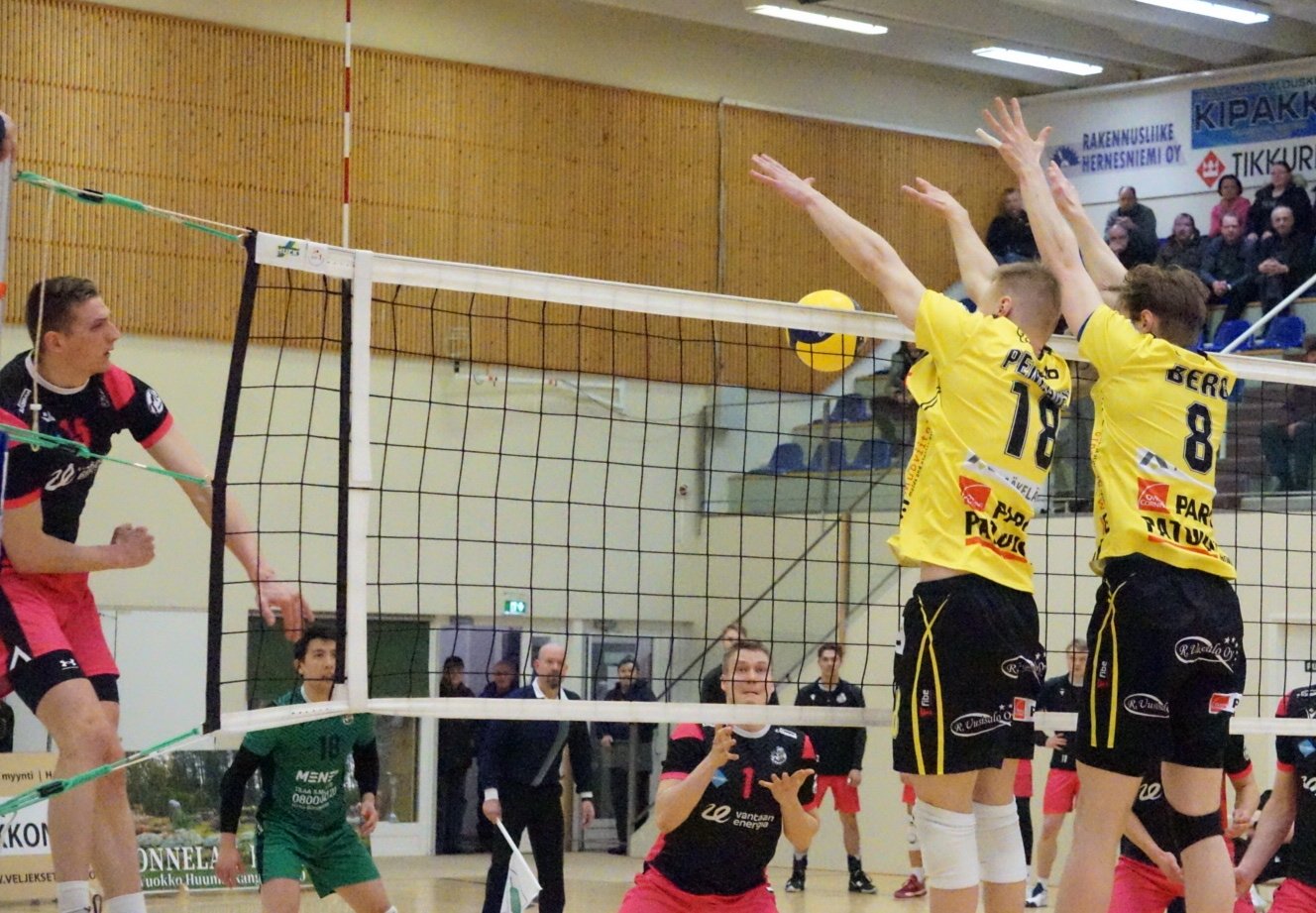 TUTO Volleylle iso voitto Joensuussa - Akaa-Volley vei kärkipelin