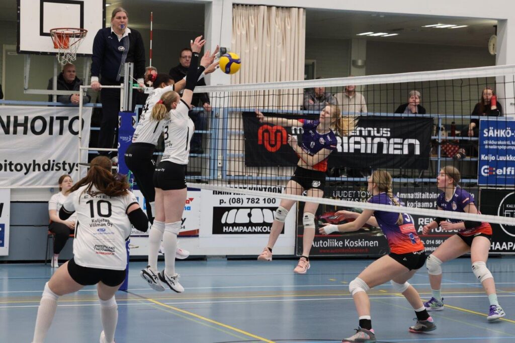 Lauantainen LiigaPloki - Hämeenlinnan Lentopallokerho siirtyy