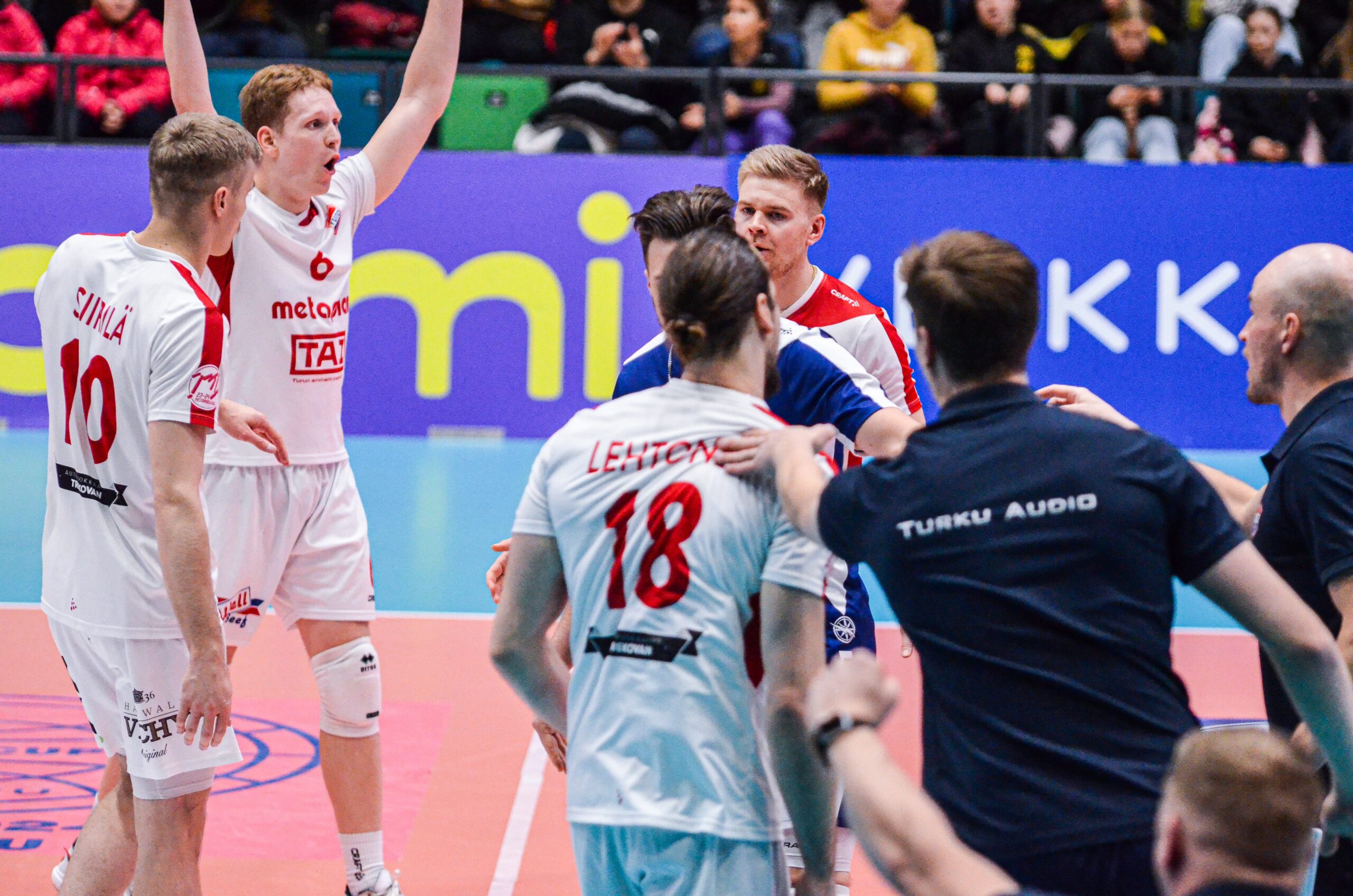 TUTO Volleylle iso voitto Joensuussa - Akaa-Volley vei kärkipelin