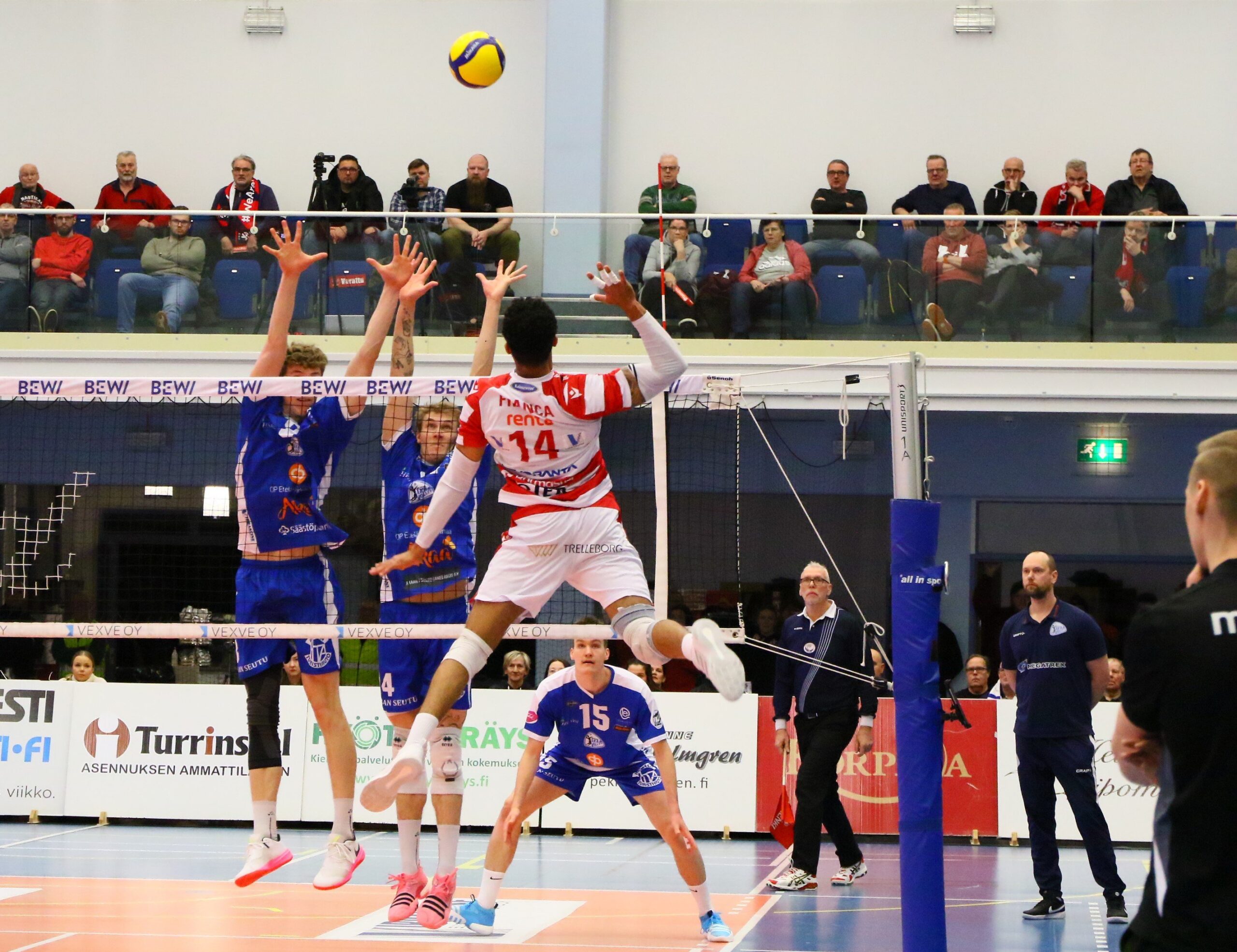 VaLePa ja Savo Volley komeisiin kotivoittoihin