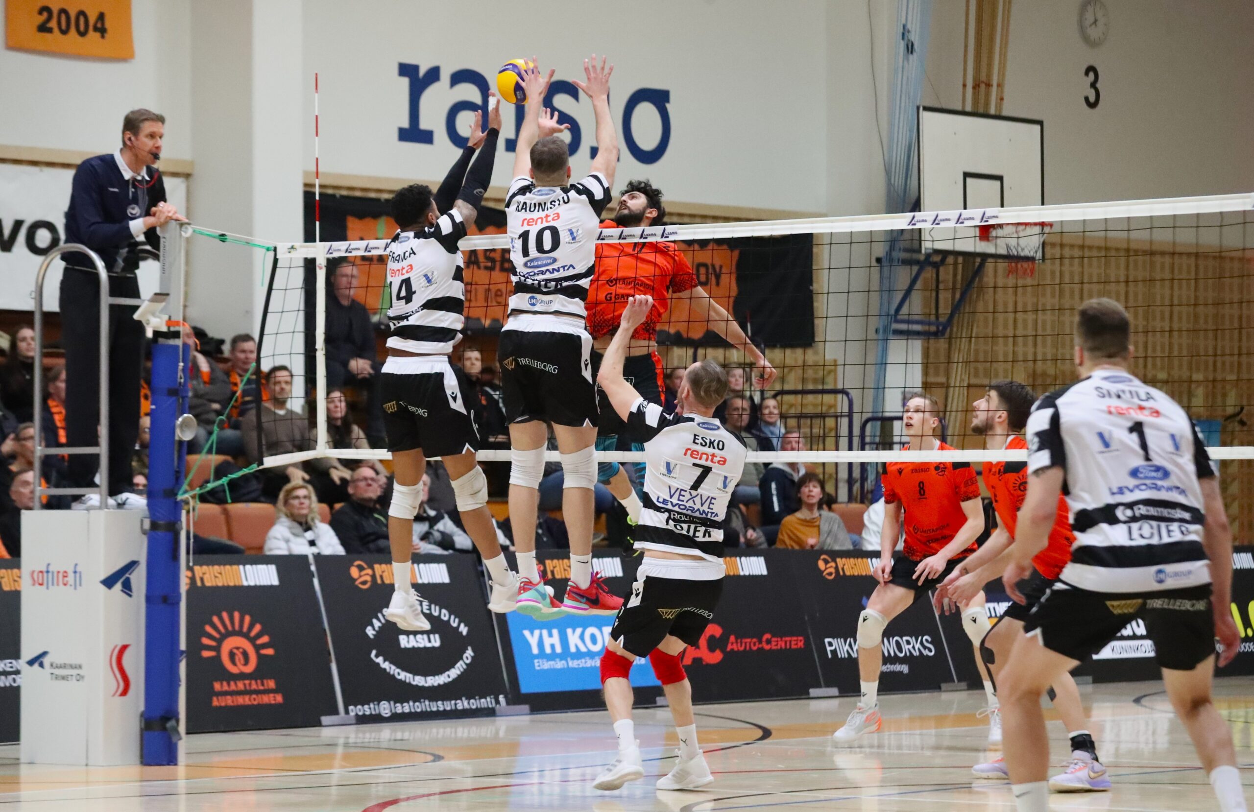 Tiikerit tasoitti puolivälierät - VaLePa ja Akaa-Volley jyräsivät toisiin voittoihin