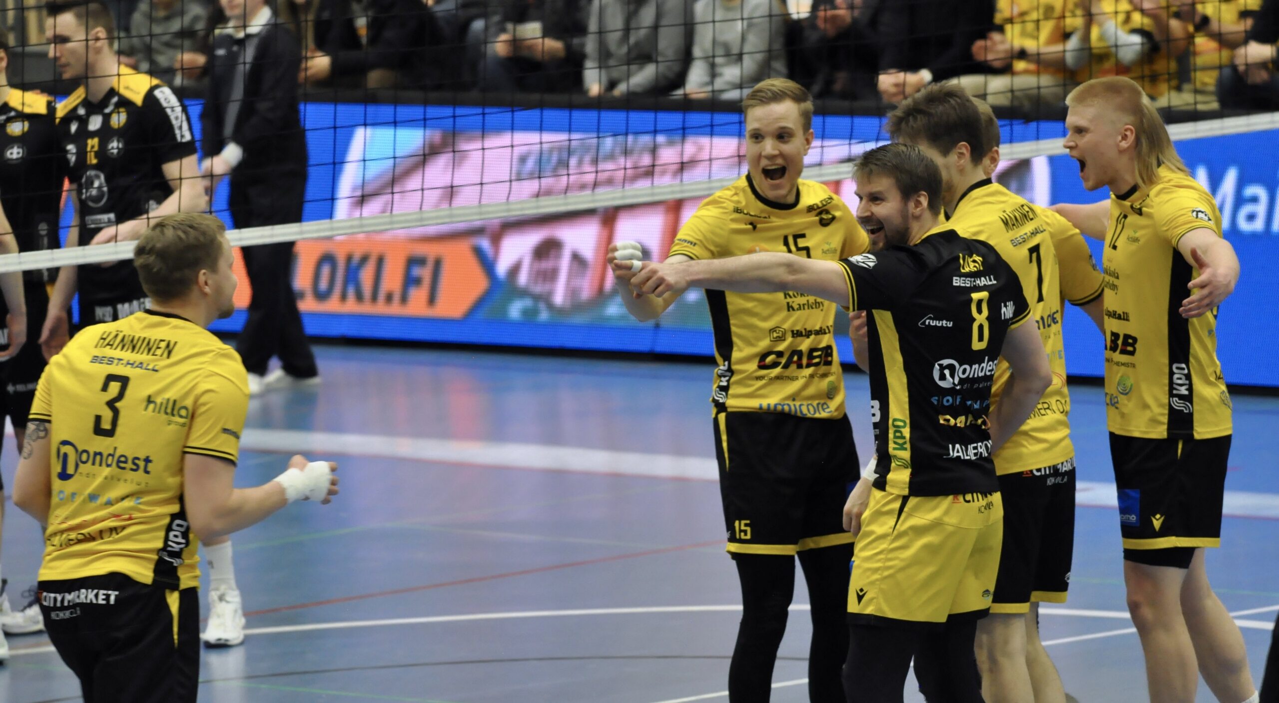 Tiikerit tasoitti puolivälierät - VaLePa ja Akaa-Volley jyräsivät toisiin voittoihin