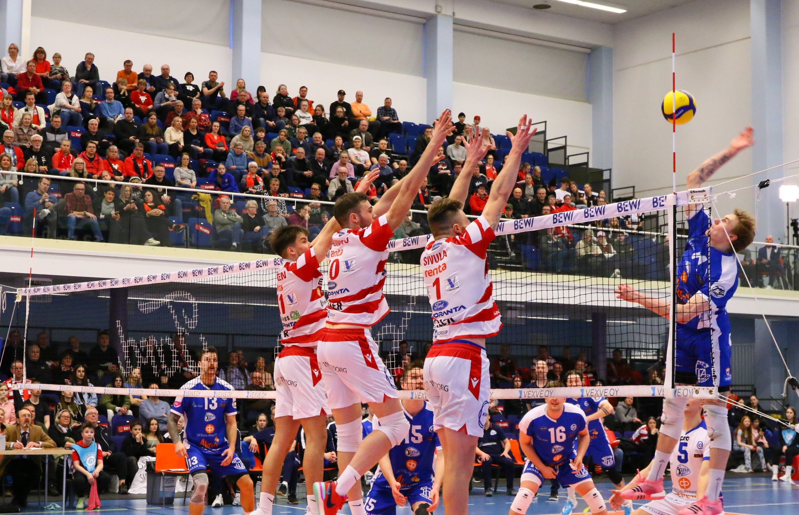Akaa-Volley otti historiansa ensimmäisen voiton Vexve Areenalla