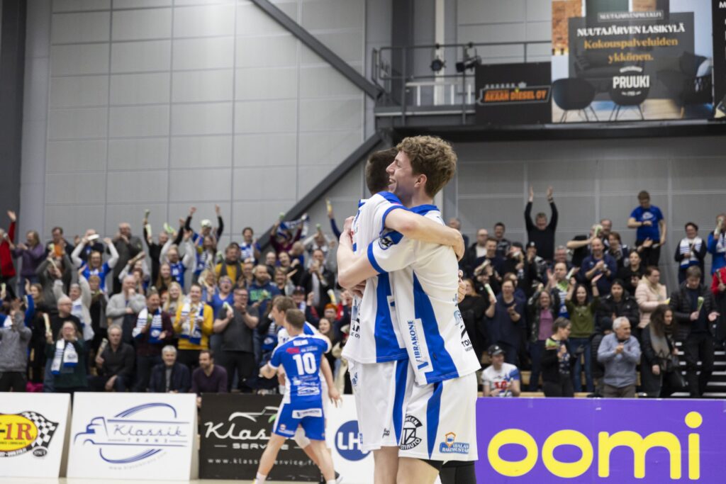 Miesten finaalit käyntiin tiistaina