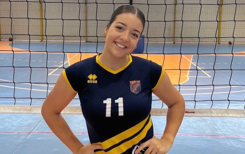 JymyVolleyn keskitorjujakolmikko kasassa