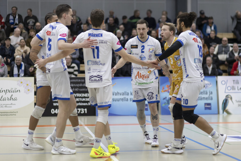 Akaa jaksaa peliruuhkan keskellä - Tiikerit ja Savo myös 3-0 -kotivoittoihin