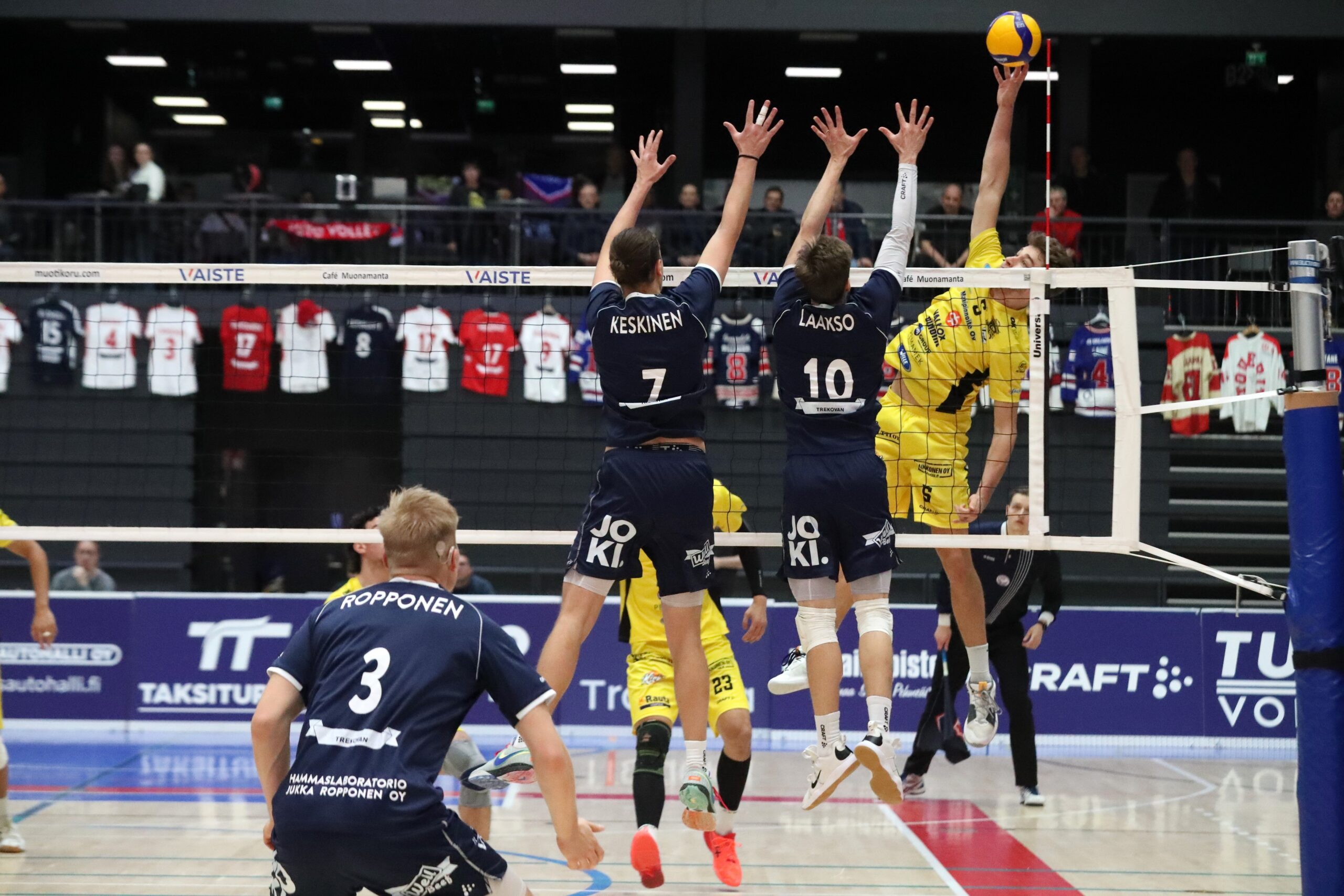 Hurrikaani vei tiukan itsenäisyyspäivän kamppailun