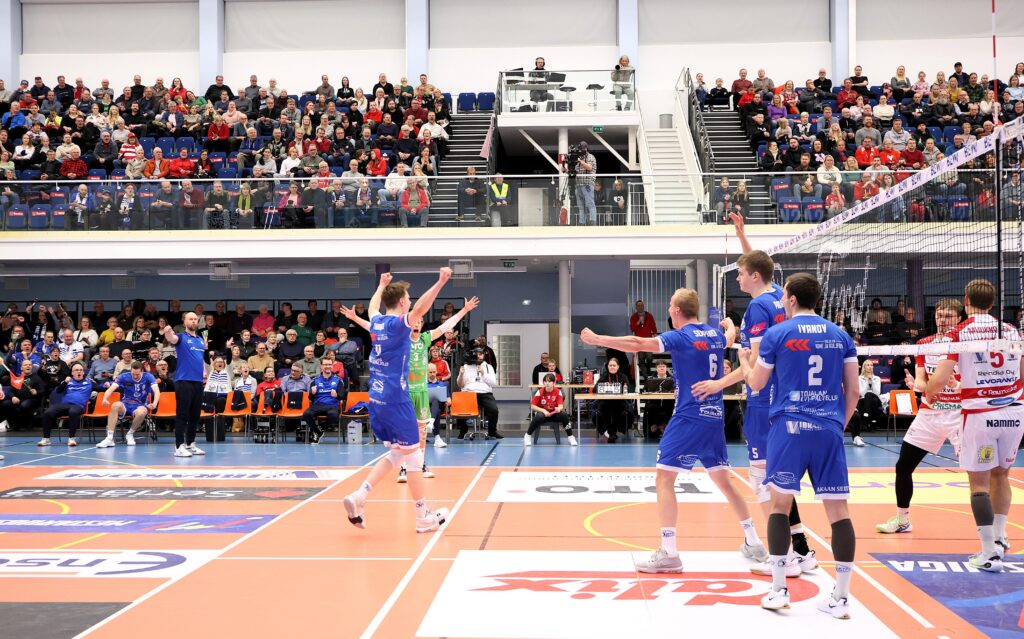 Yli 1000 näki Akaa-Volley niukan voiton Vexvellä