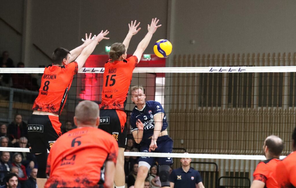 Savo Volley piinasi Hurrikaanin viiteen- Loimun suunta ei vielä kääntynyt paikallisväännössä