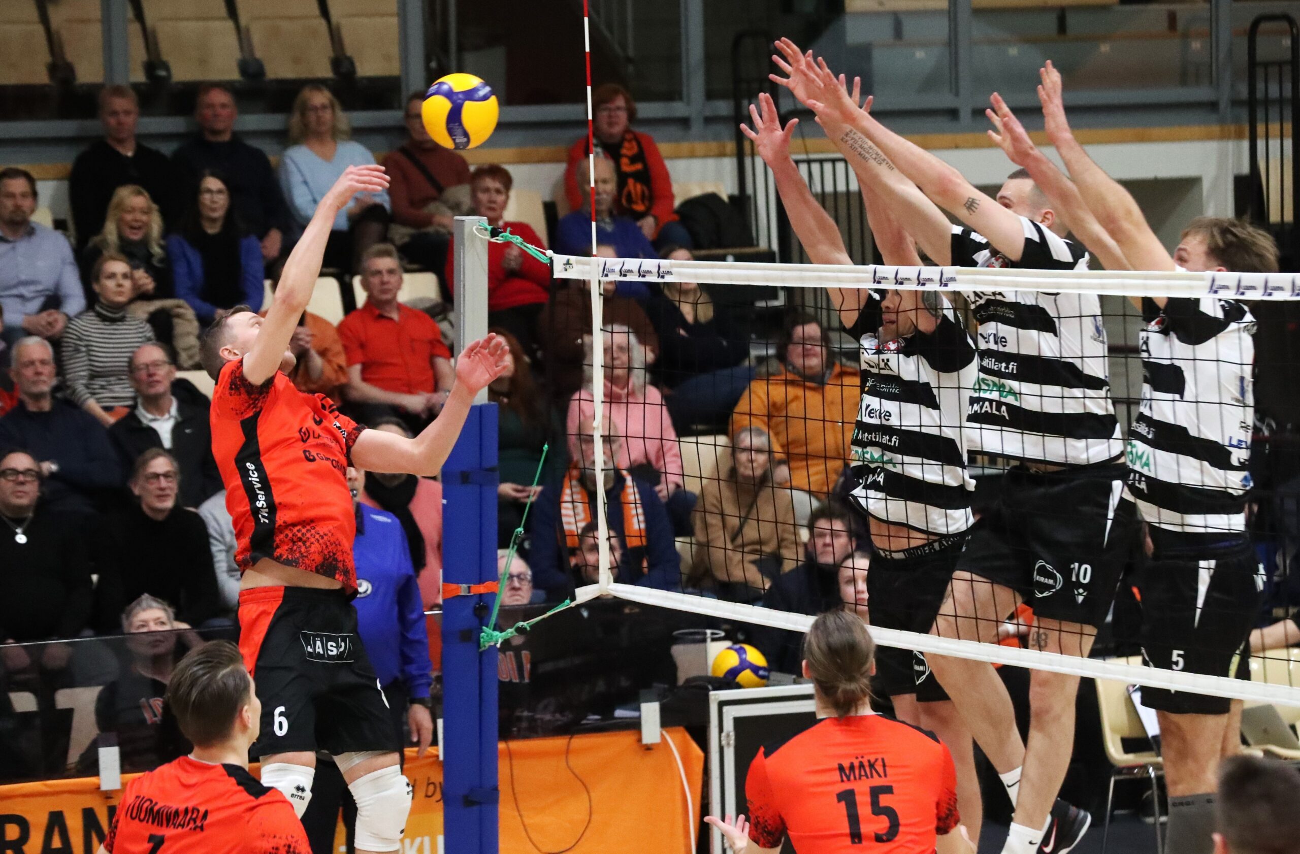 VaLePa voittoon Raisiossa ja Savo Volley Leppävirralla