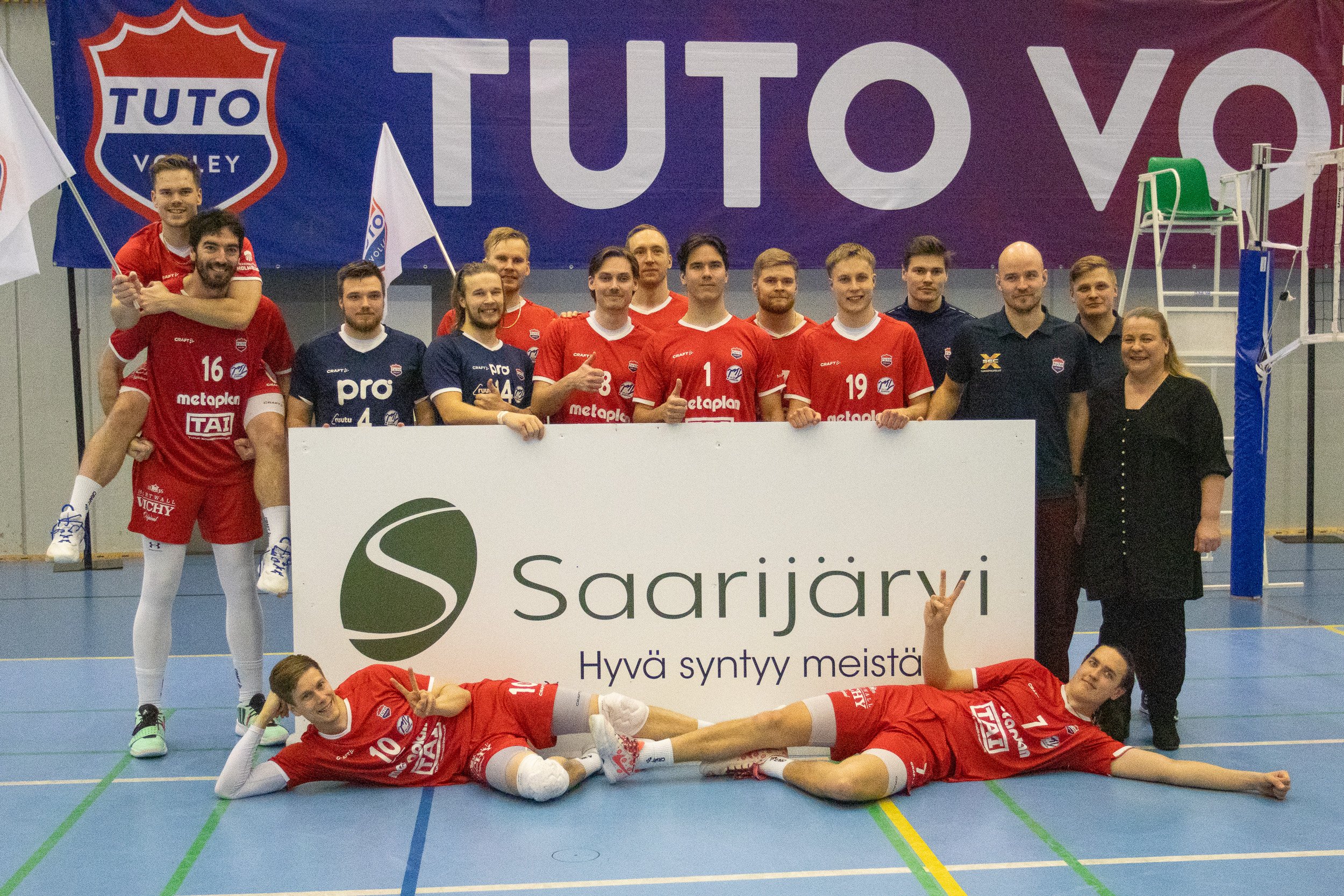 Hurmoksen nousu voittoon jäi pisteen päähän - TUTO Volley juhli Saaiijärvellä