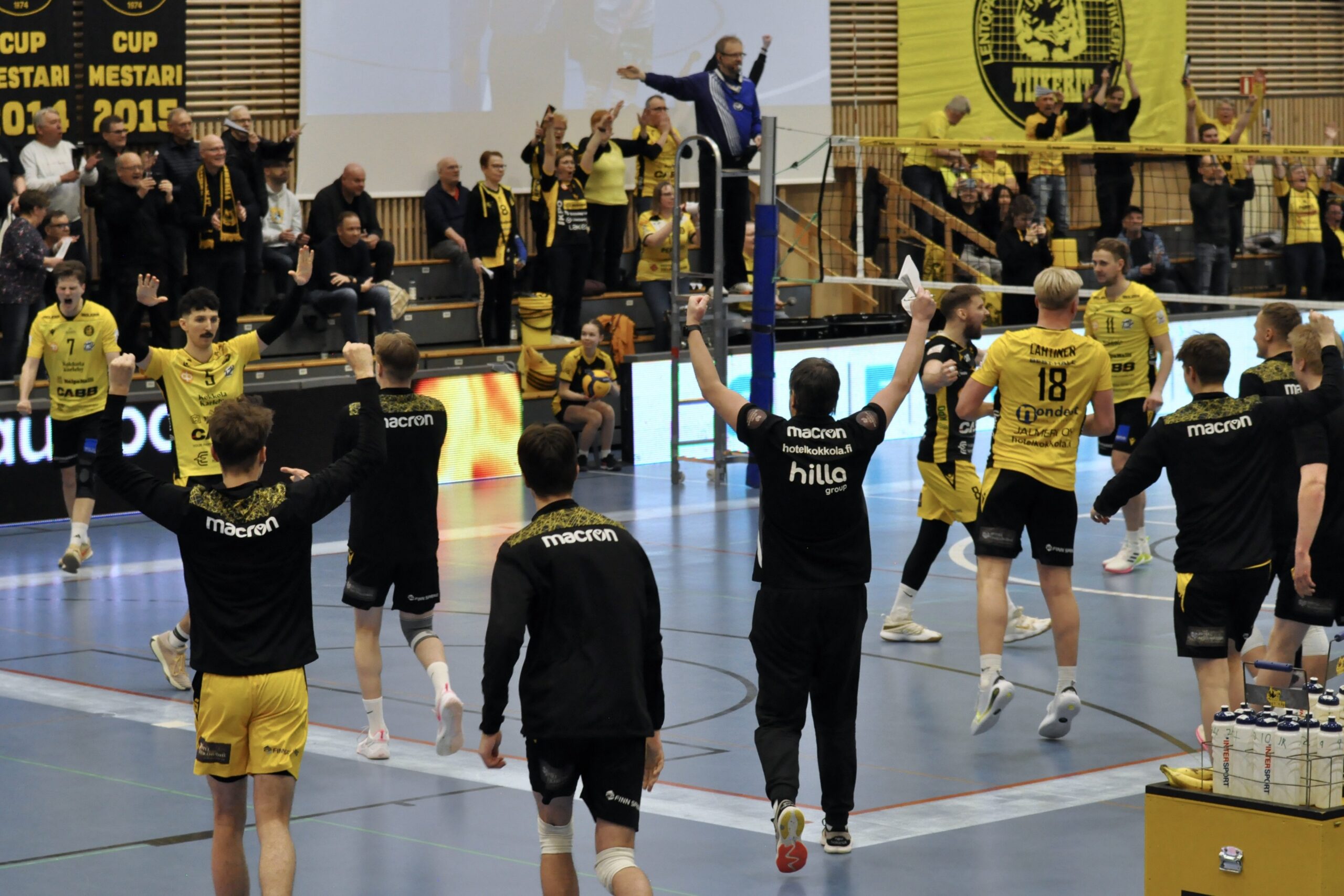VaLePa tasoitti puolivälieräsarjan - muille toinen voitto tilille
