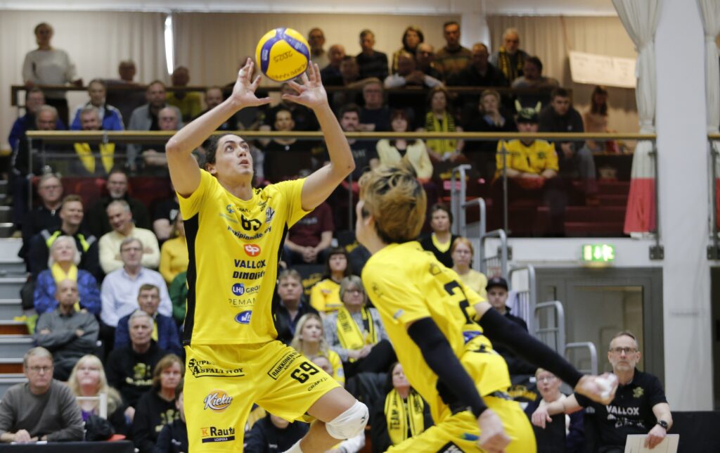 Hurrikaani Akaa-Volleyn finaalivastustajaksi
