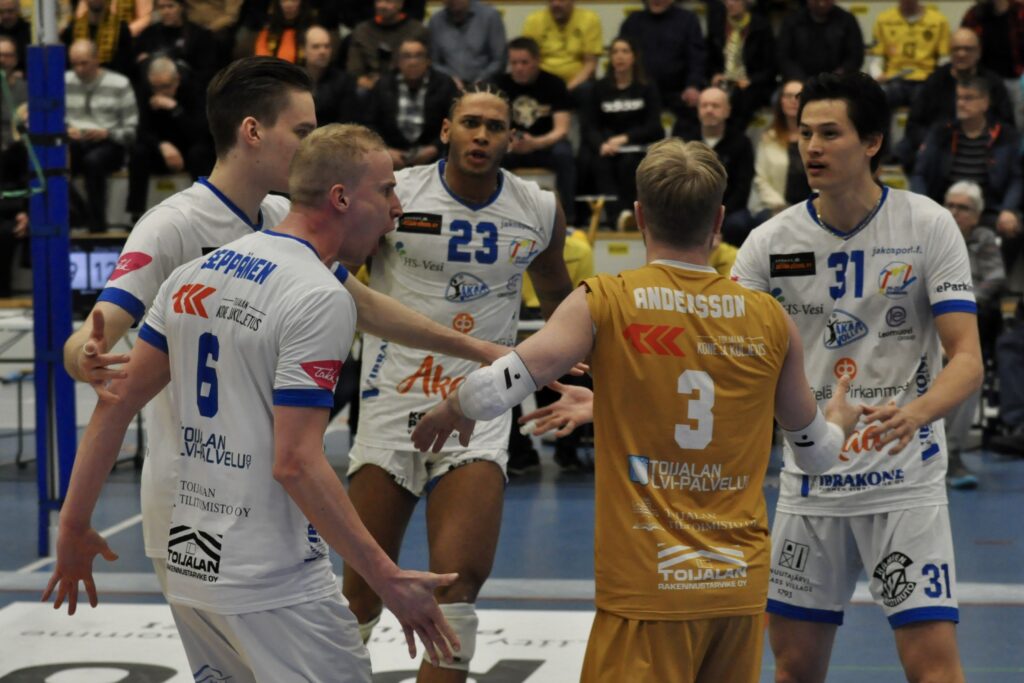 Akaa-Volley jyräsi Tiikerit – johtaa sarjaa 3-0