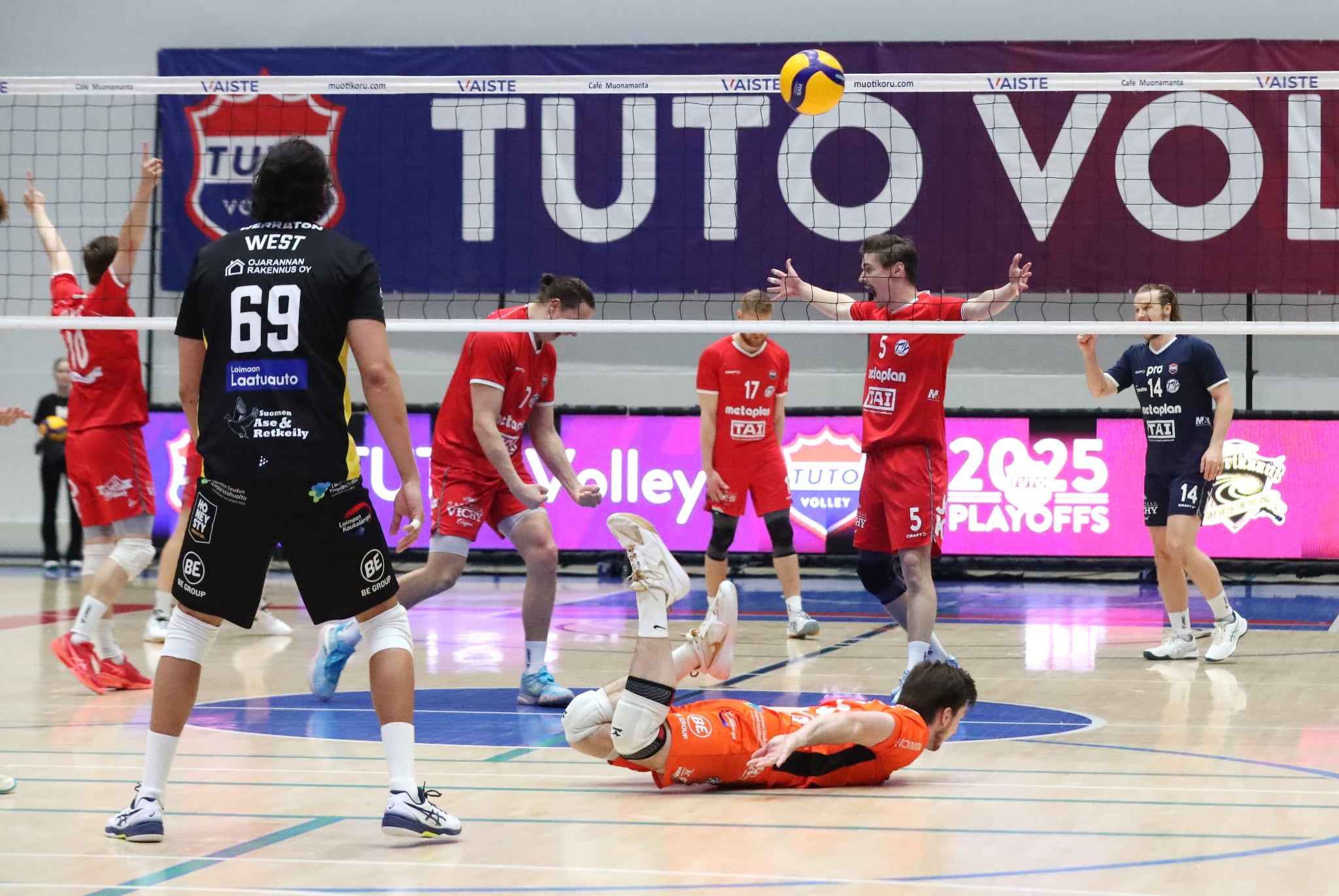 TUTO Volley puolestaan parempi viidessä ja kavennus välieräsarjaan