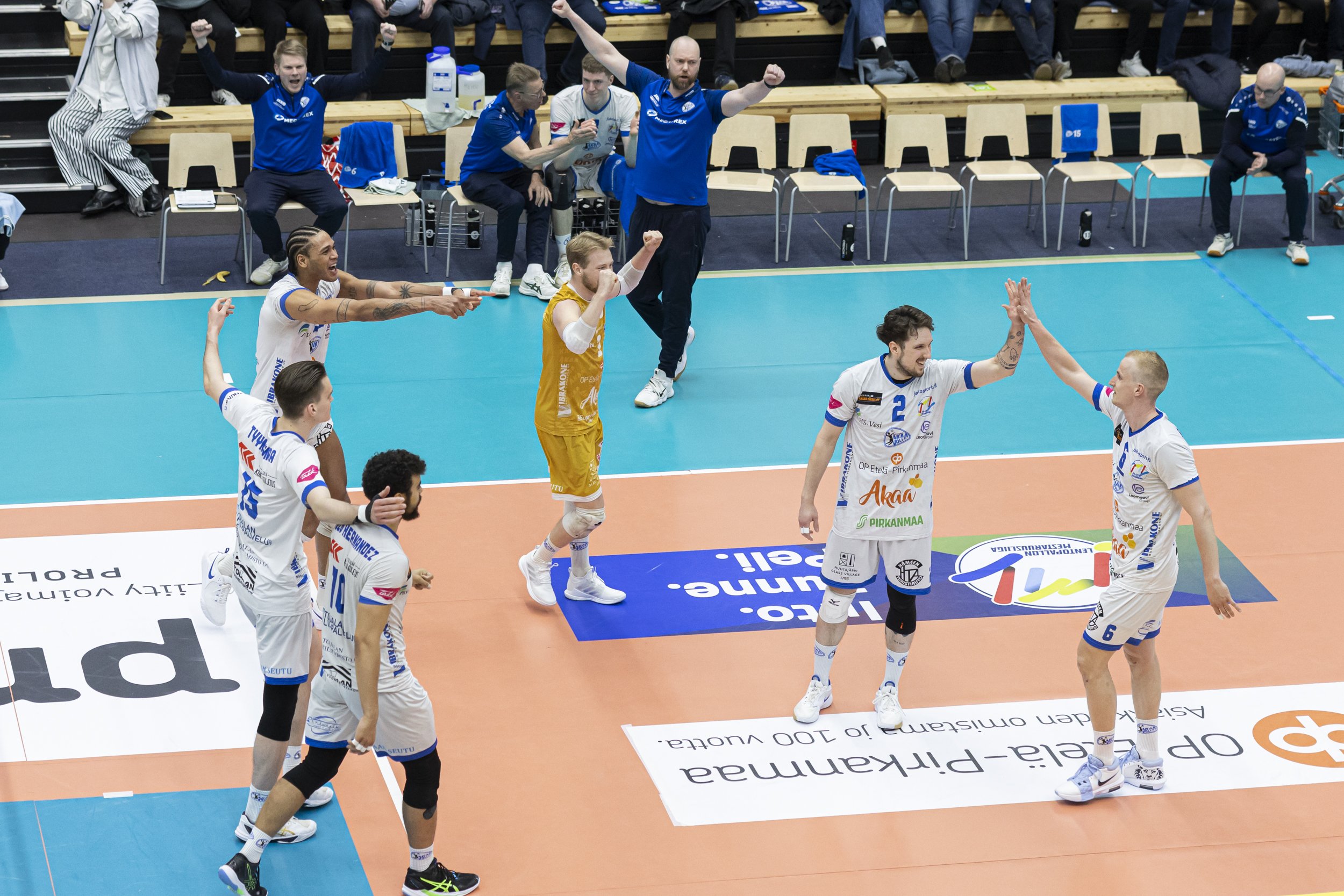Akaa-Volley otti mestaruuden katkolle lauantaiksi