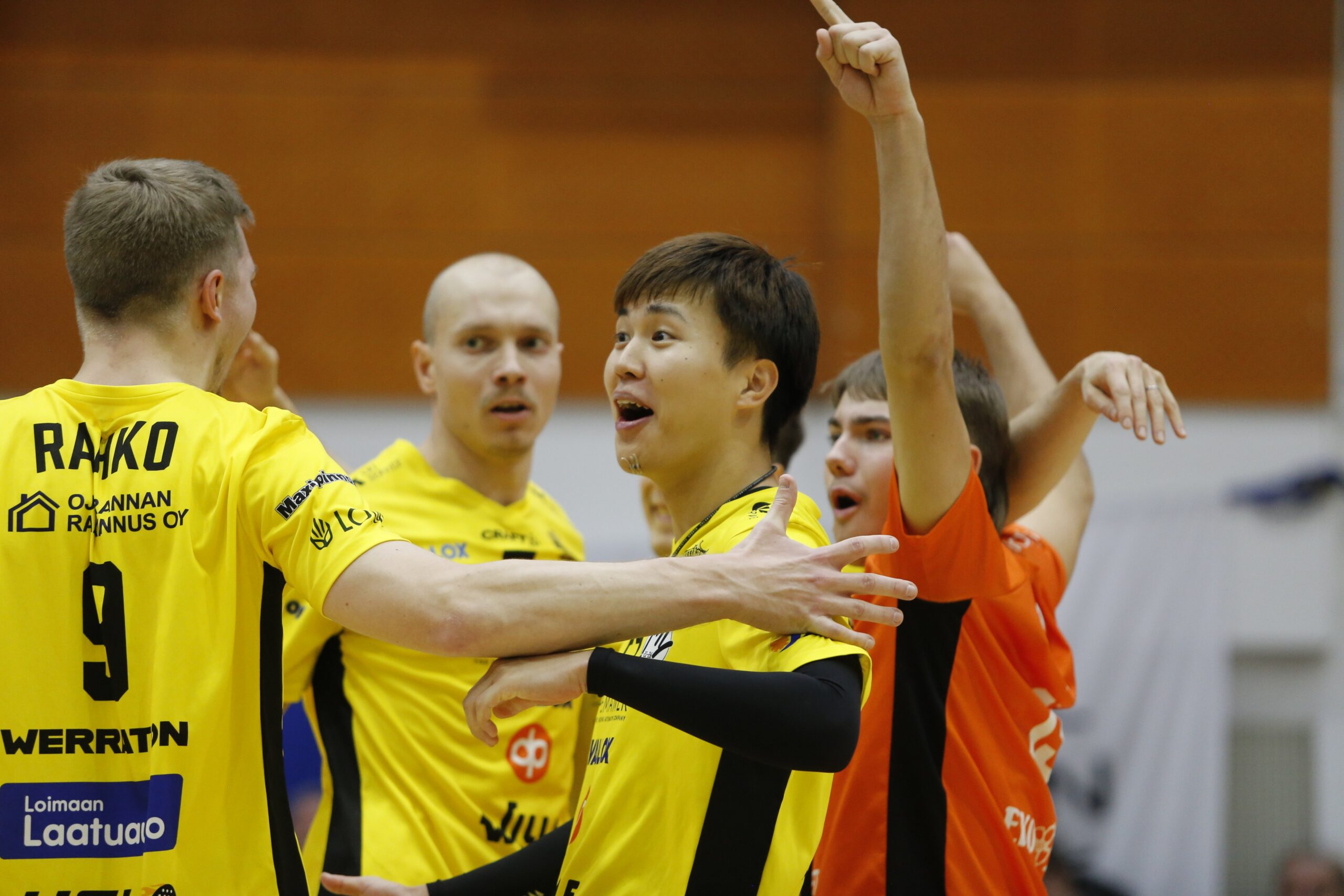 AC Oulu Volley juhli yli tuhannen edessä - Hurrikaani murskaava kotonaan
