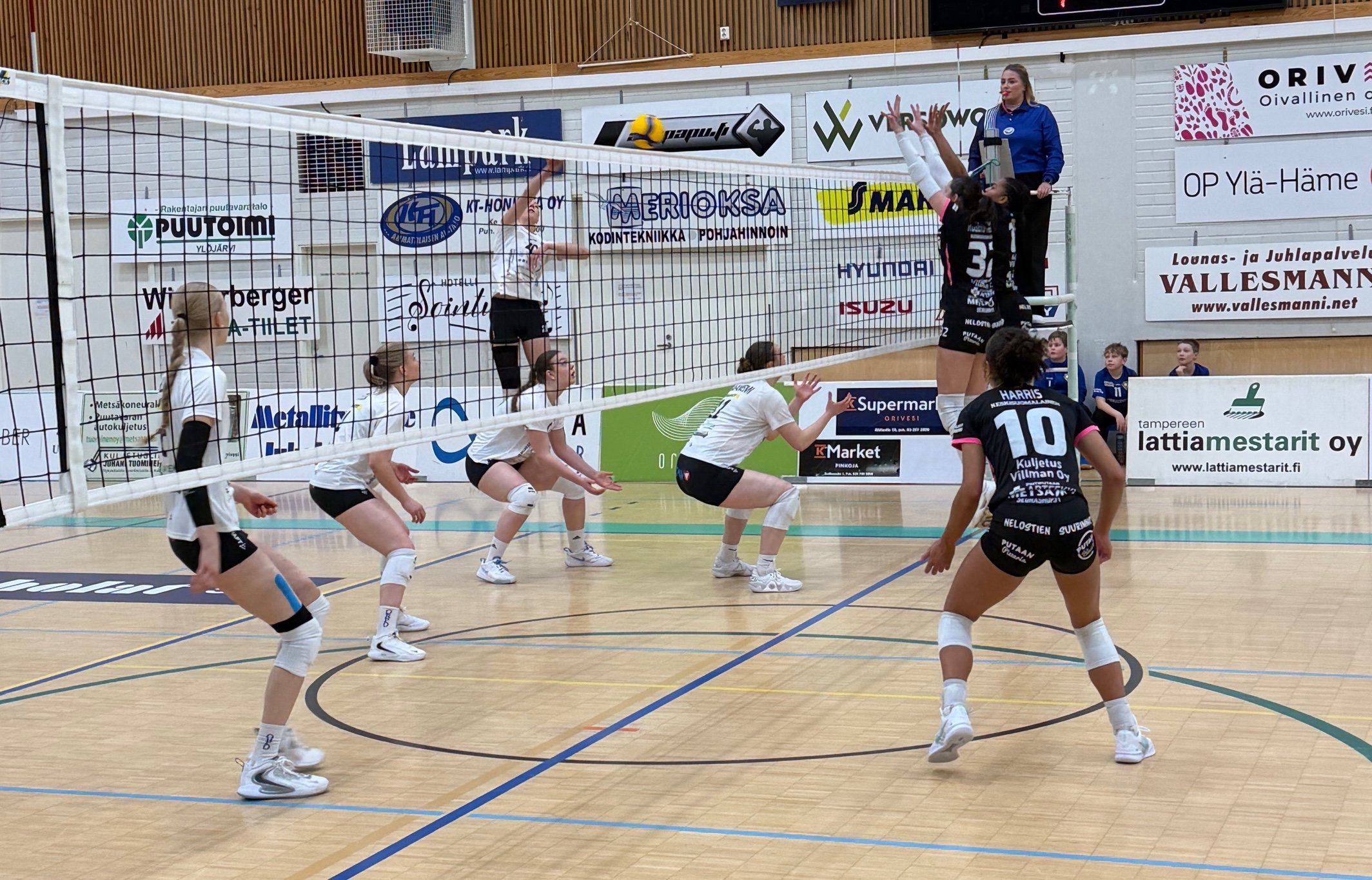 JymyVolley räväytti Puijolle avaustappion