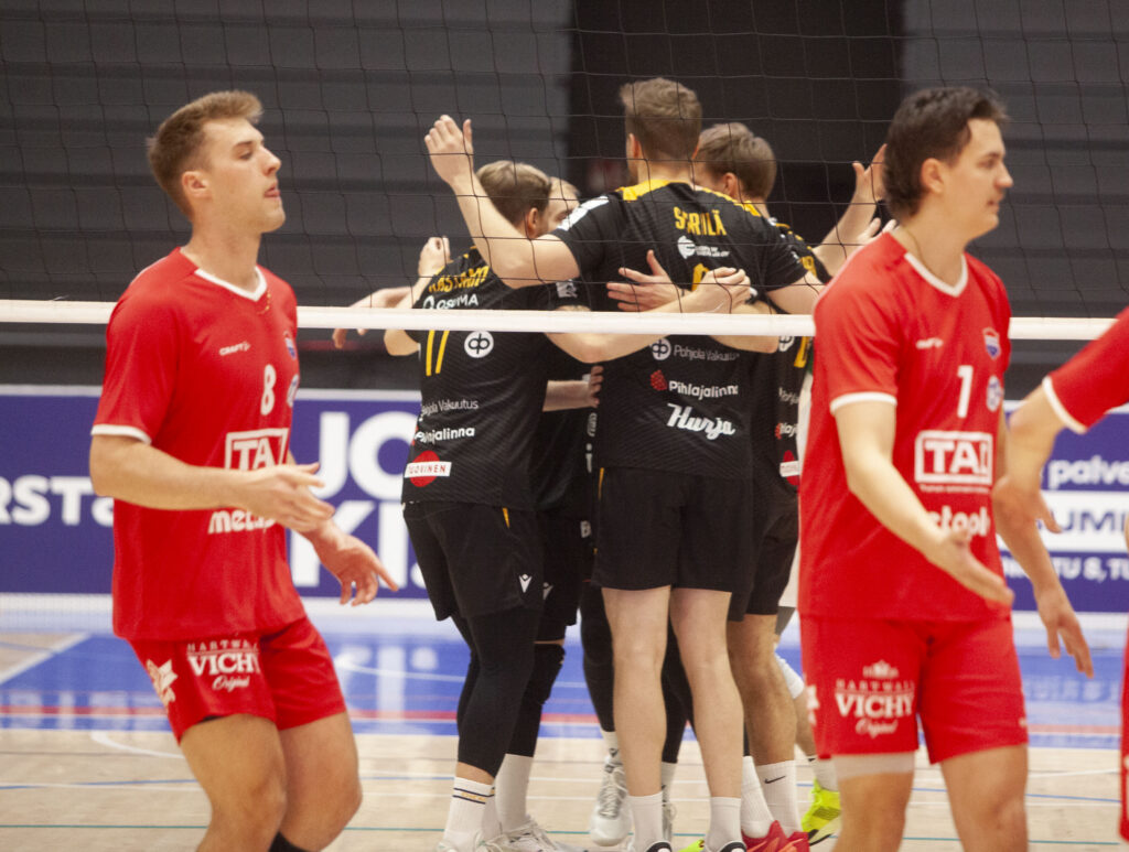 Savo Volley niukkaan voittoon Turussa - Akaa-Volley löi Tiikerit