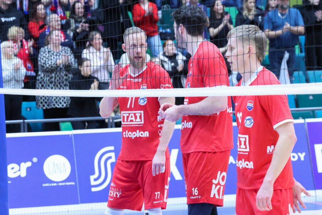 Legendan loistava paluu voitto TUTO Volleyn paidassa